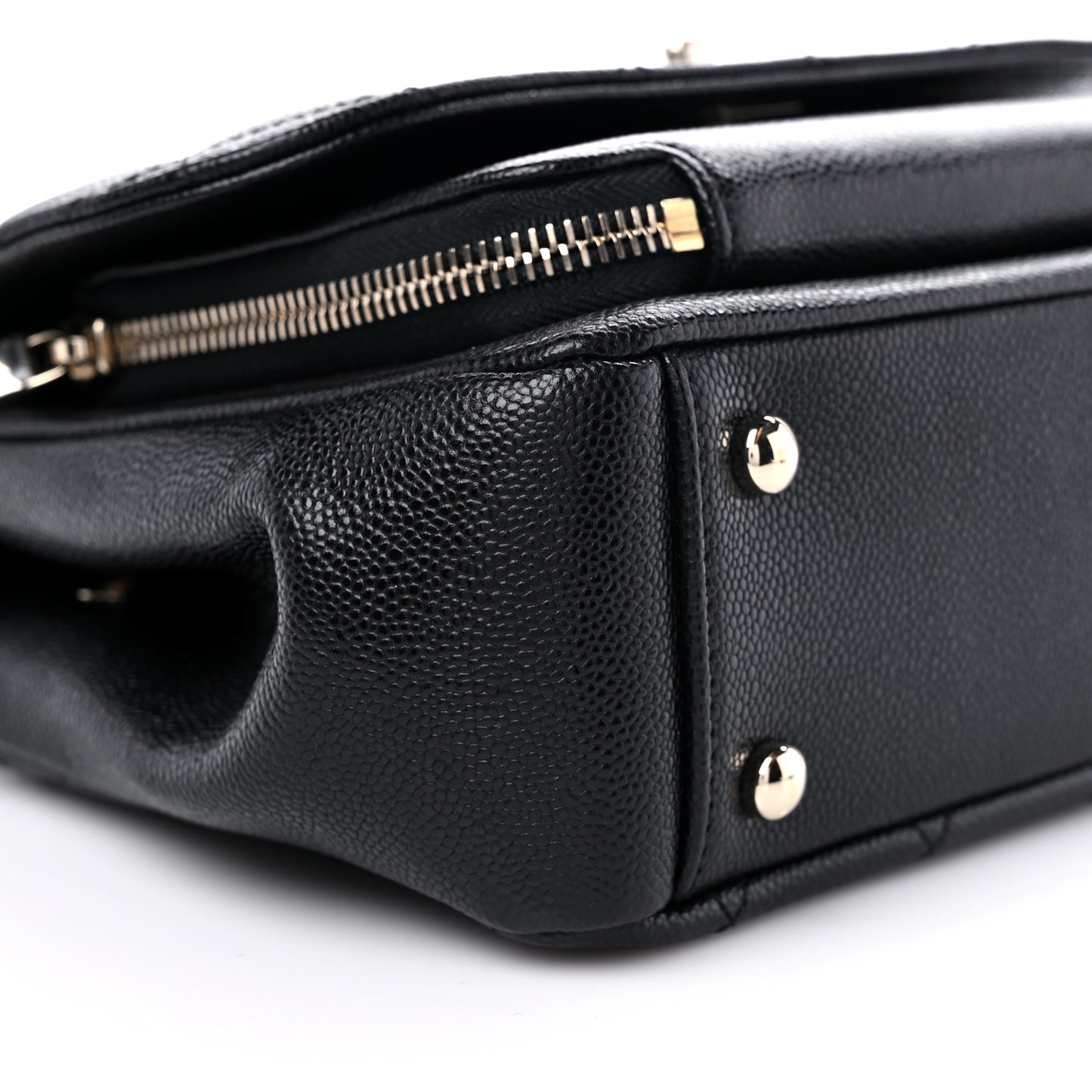 Caviar Quilted Medium Business Affinity Flap Black