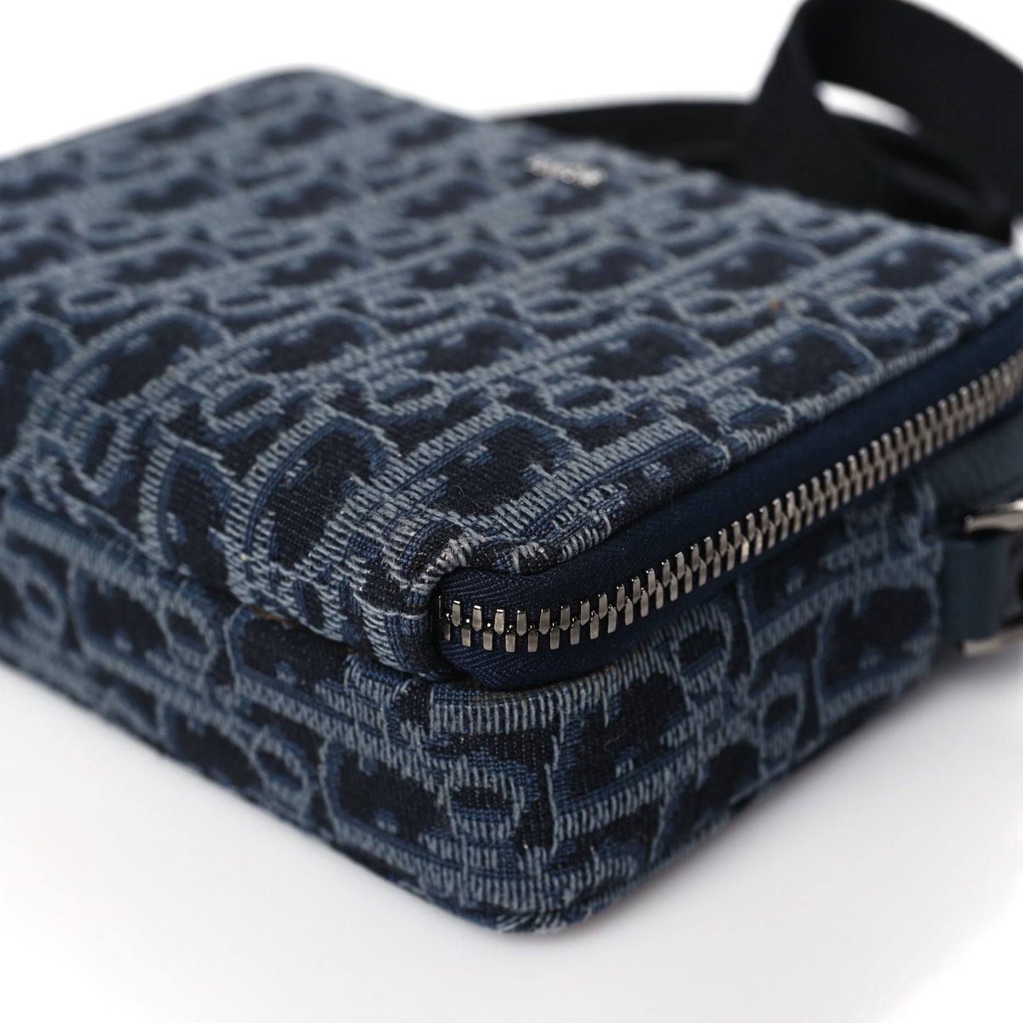 Oblique Messenger Pouch Black