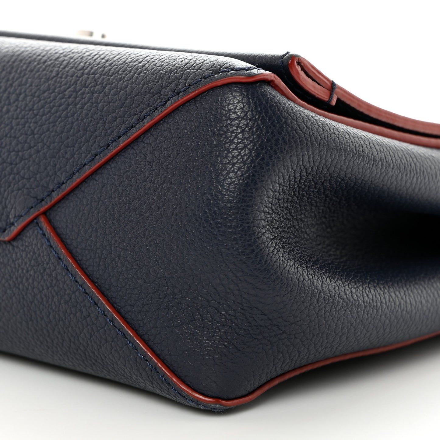Calfskin Lockme II Chain Bag BB Marine Rouge