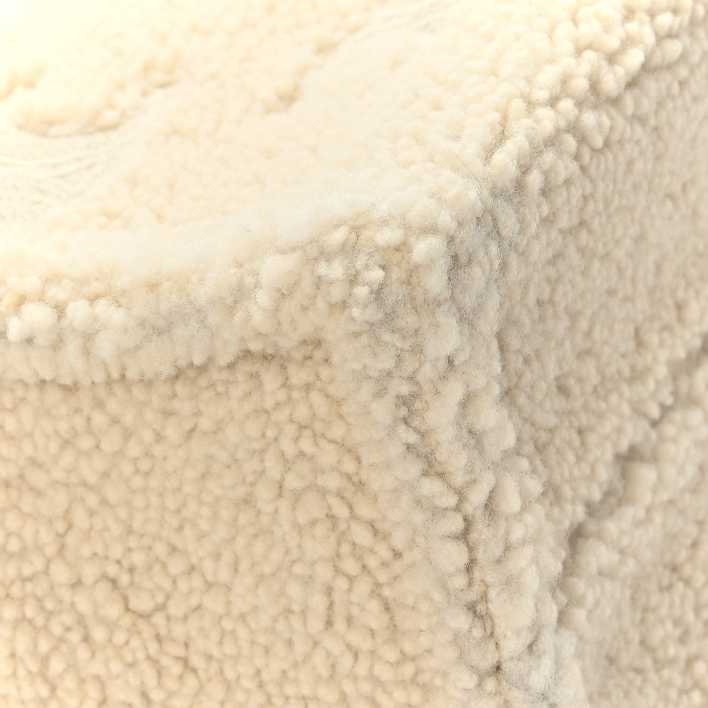 Shearling Calfskin Triomphe Small Cabas Thais Natural Tan