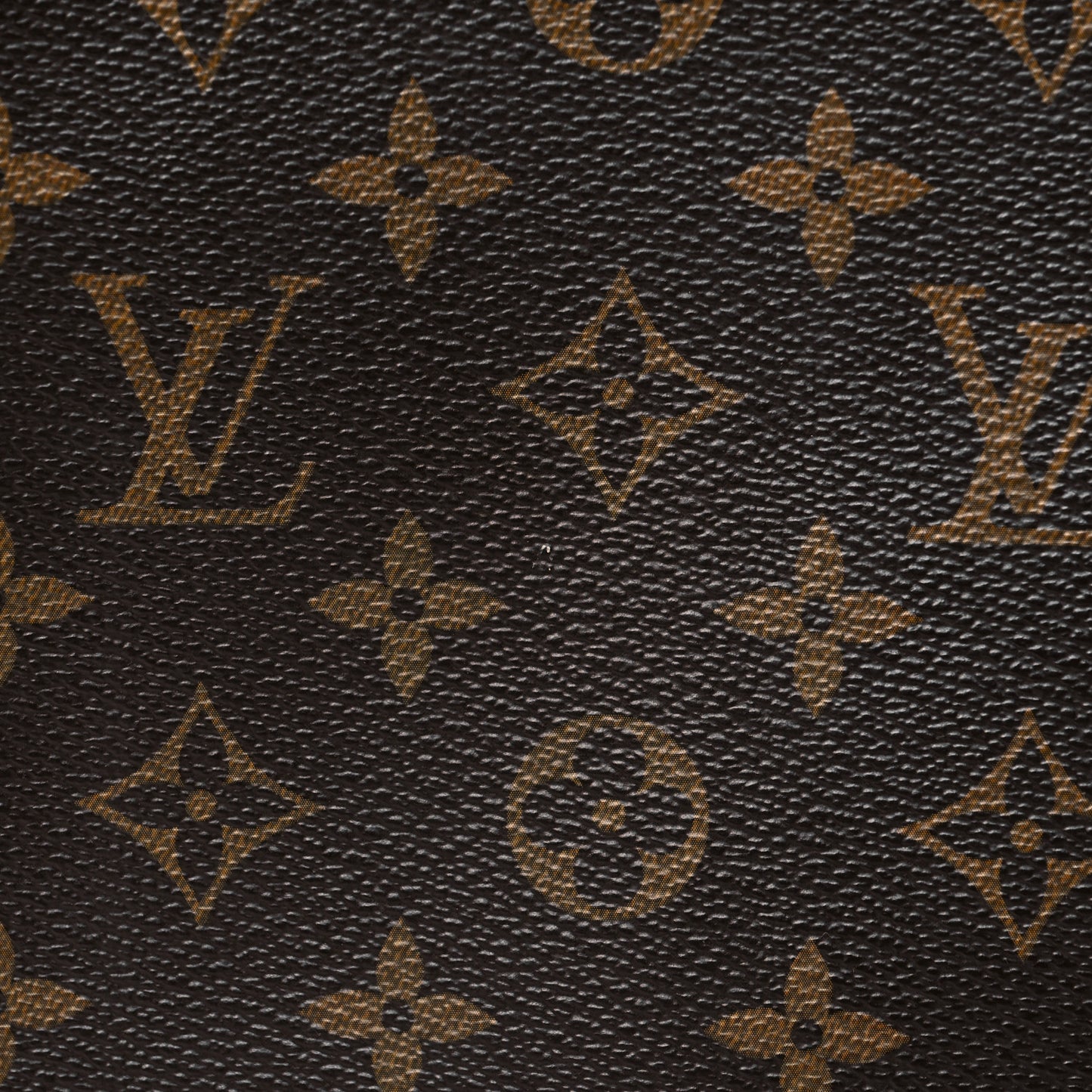 Monogram Macassar District MM