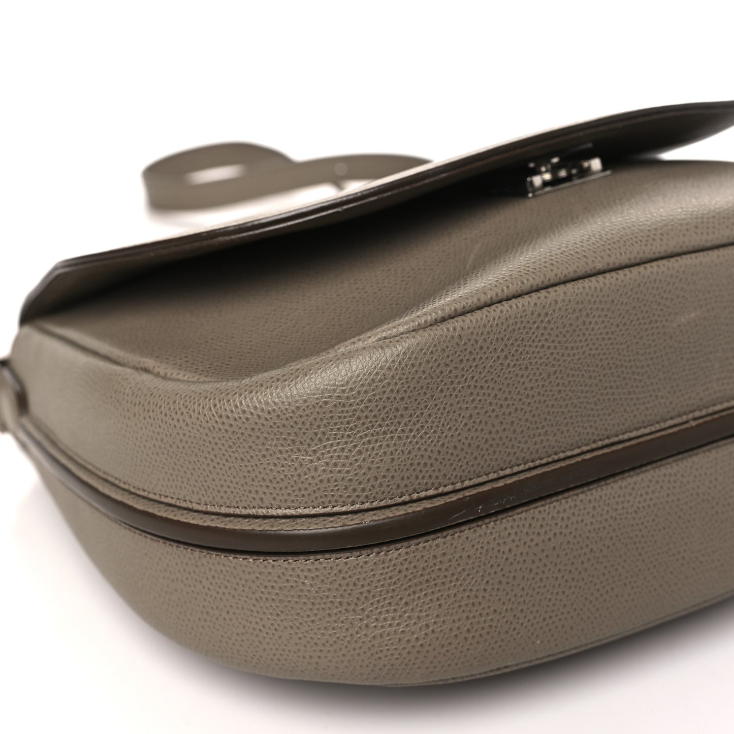 Grained Calfskin Trotteur Messenger Taupe