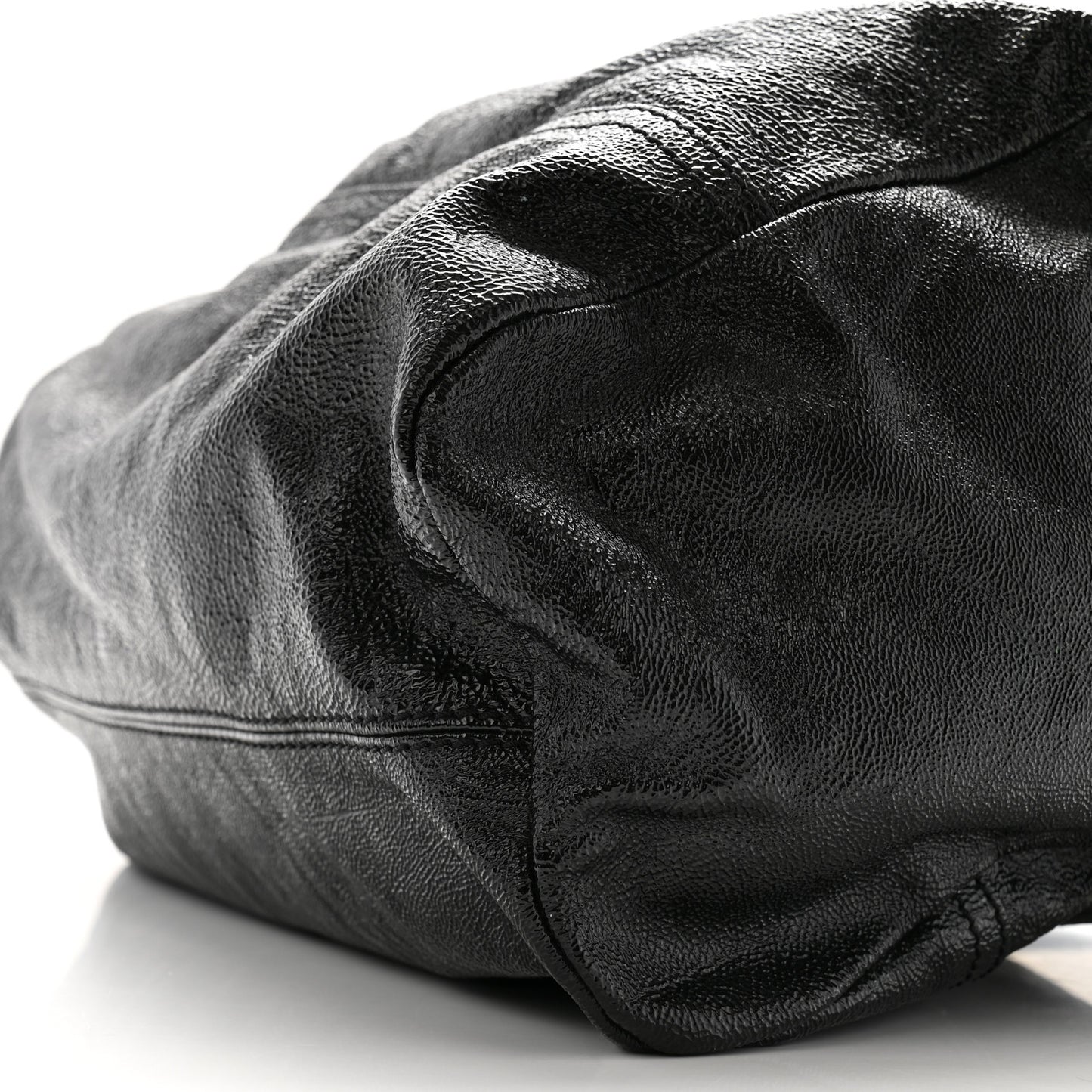 Crinkled Patent Medium Pandora Black