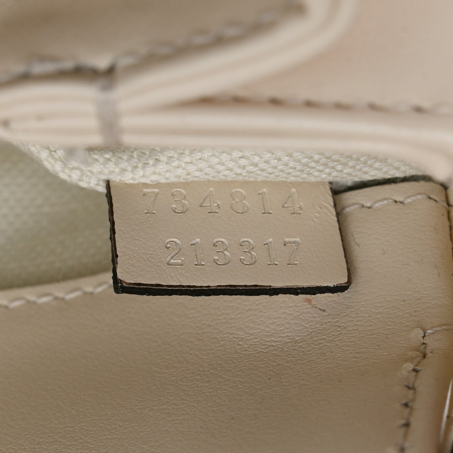 Calfskin Matelasse Monochrome GG Marmont Crossbody Shoulder Bag White