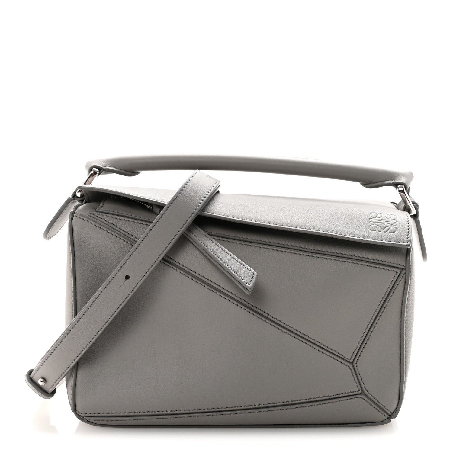 LOEWE グレー ケース Loewe Calfskin Small Puzzle Bag Pearl Grey 1883373 – FASHIONPHILE