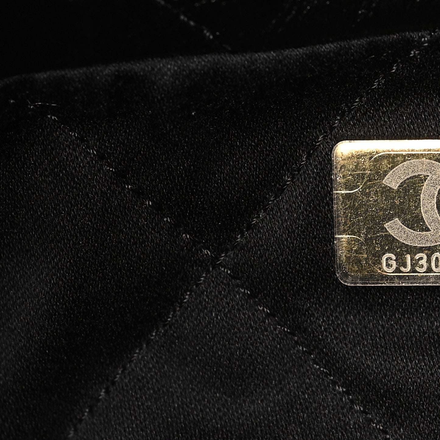 Shiny Calfskin Quilted Small Chanel 22 Black