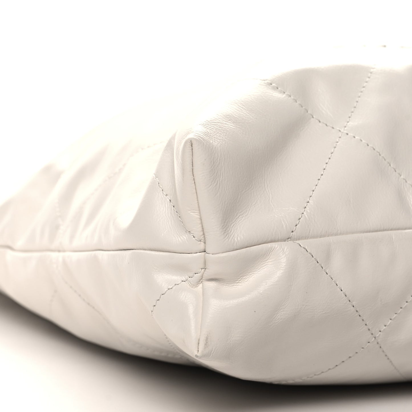 Shiny Calfskin Quilted Chanel 22 White