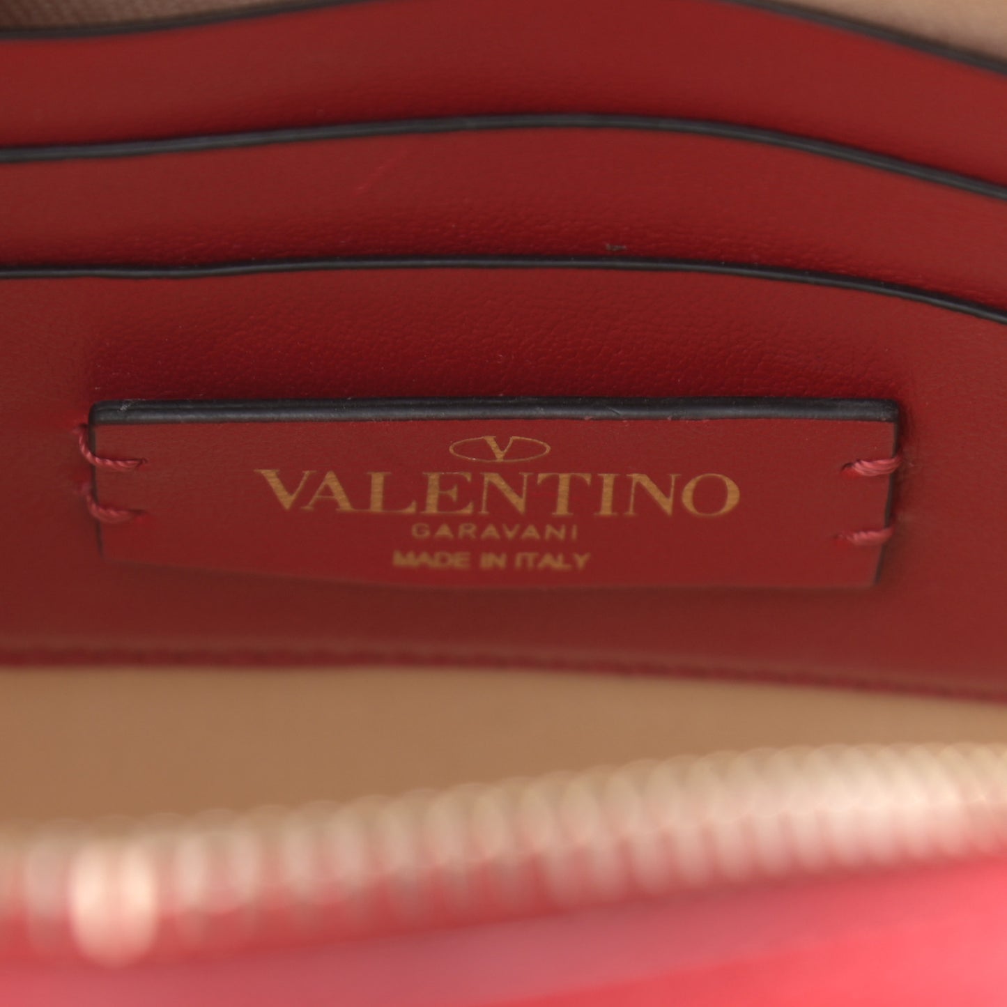 Calfskin Rockstud Round Crossbody Bag Rouge Pur