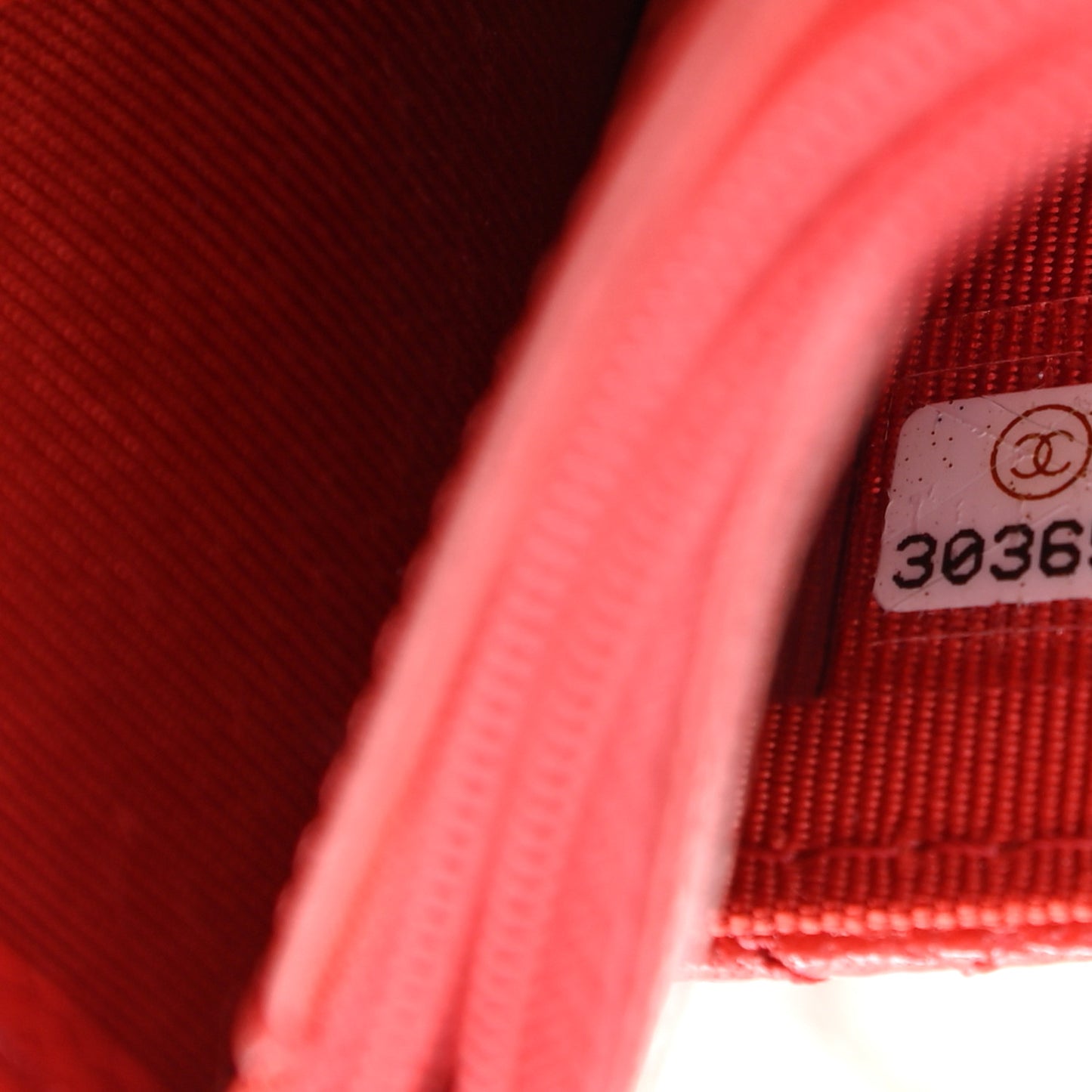 Caviar Quilted Wallet On Chain WOC Red