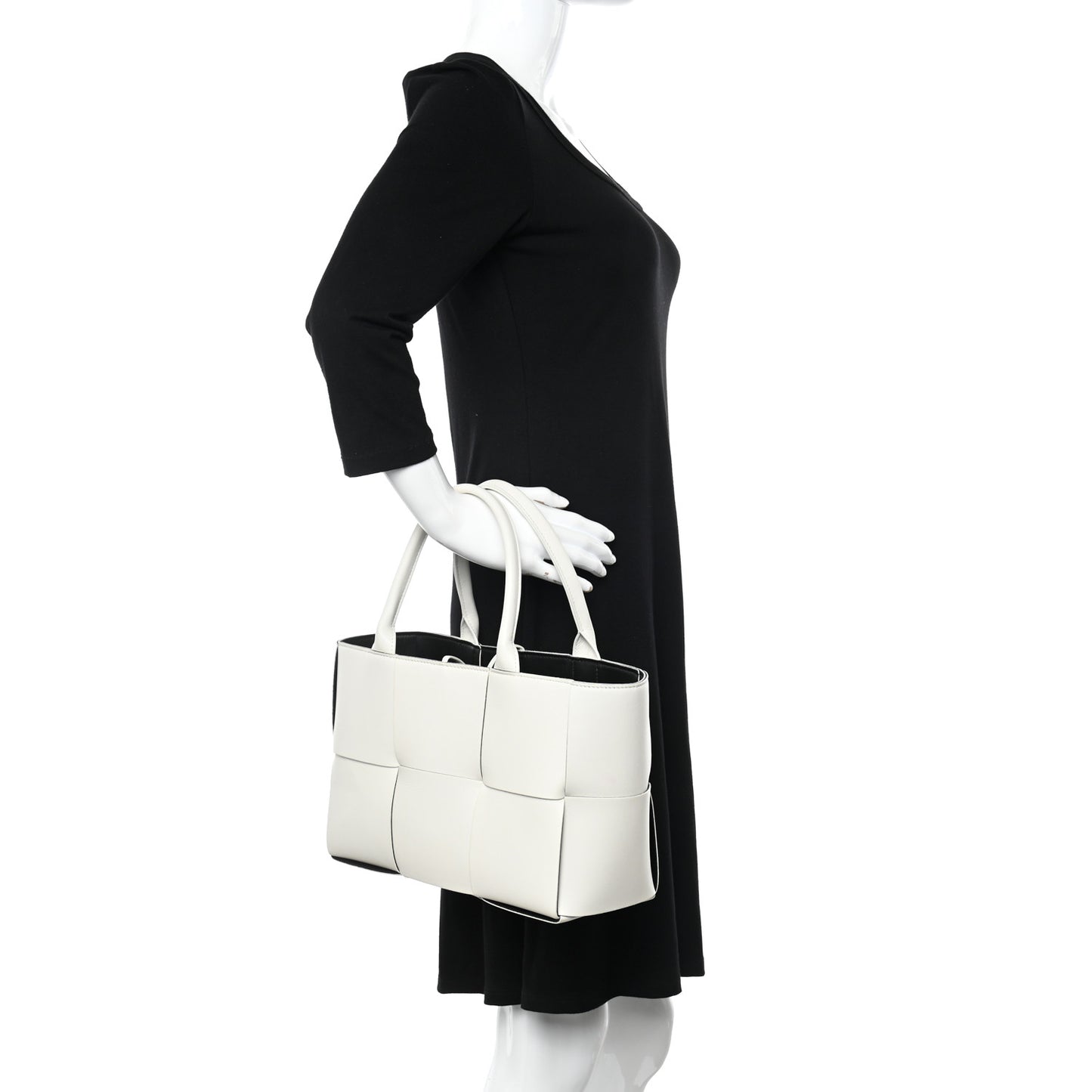 Nappa Maxi Intrecciato Medium Arco Tote Chalk Black