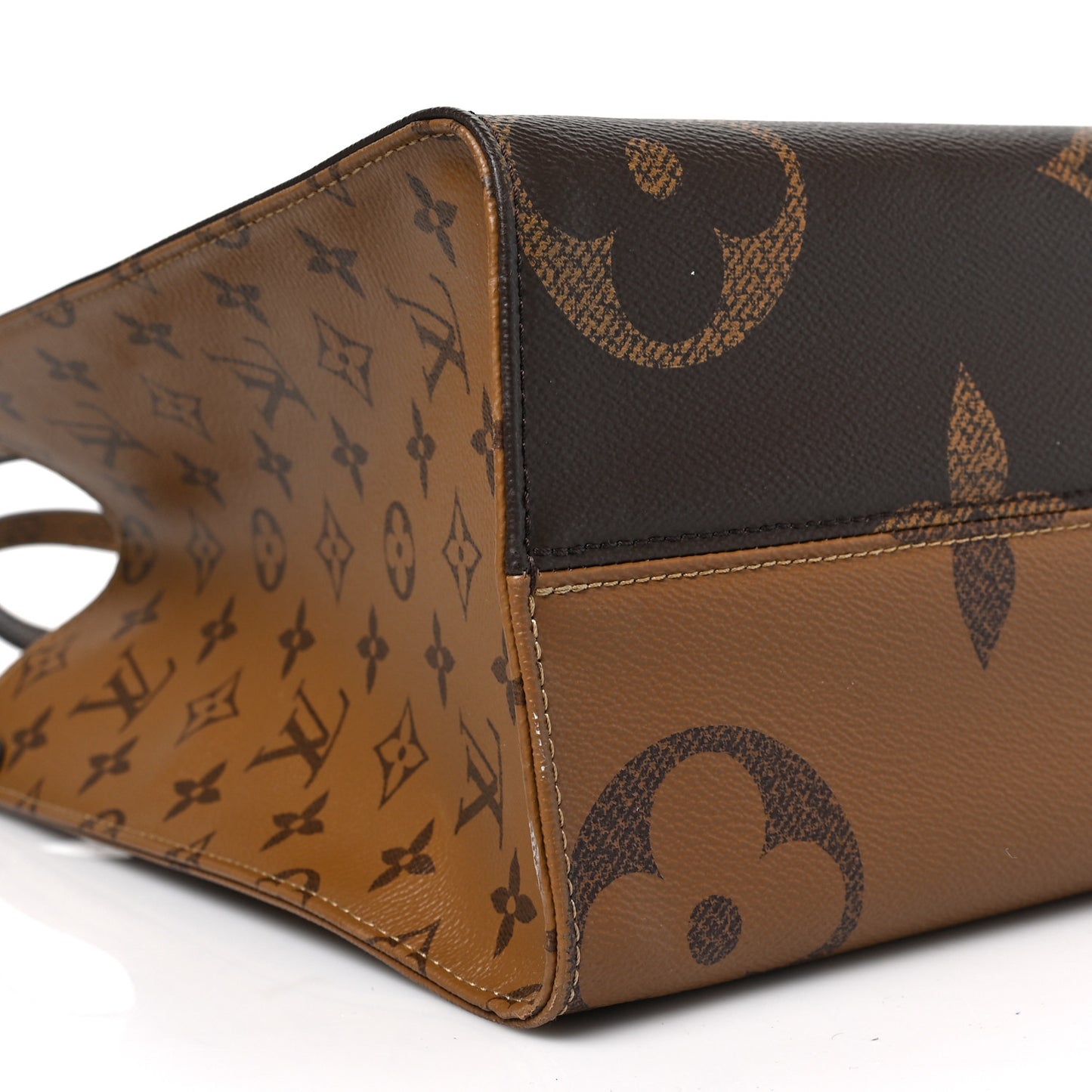 Reverse Monogram Giant Onthego MM