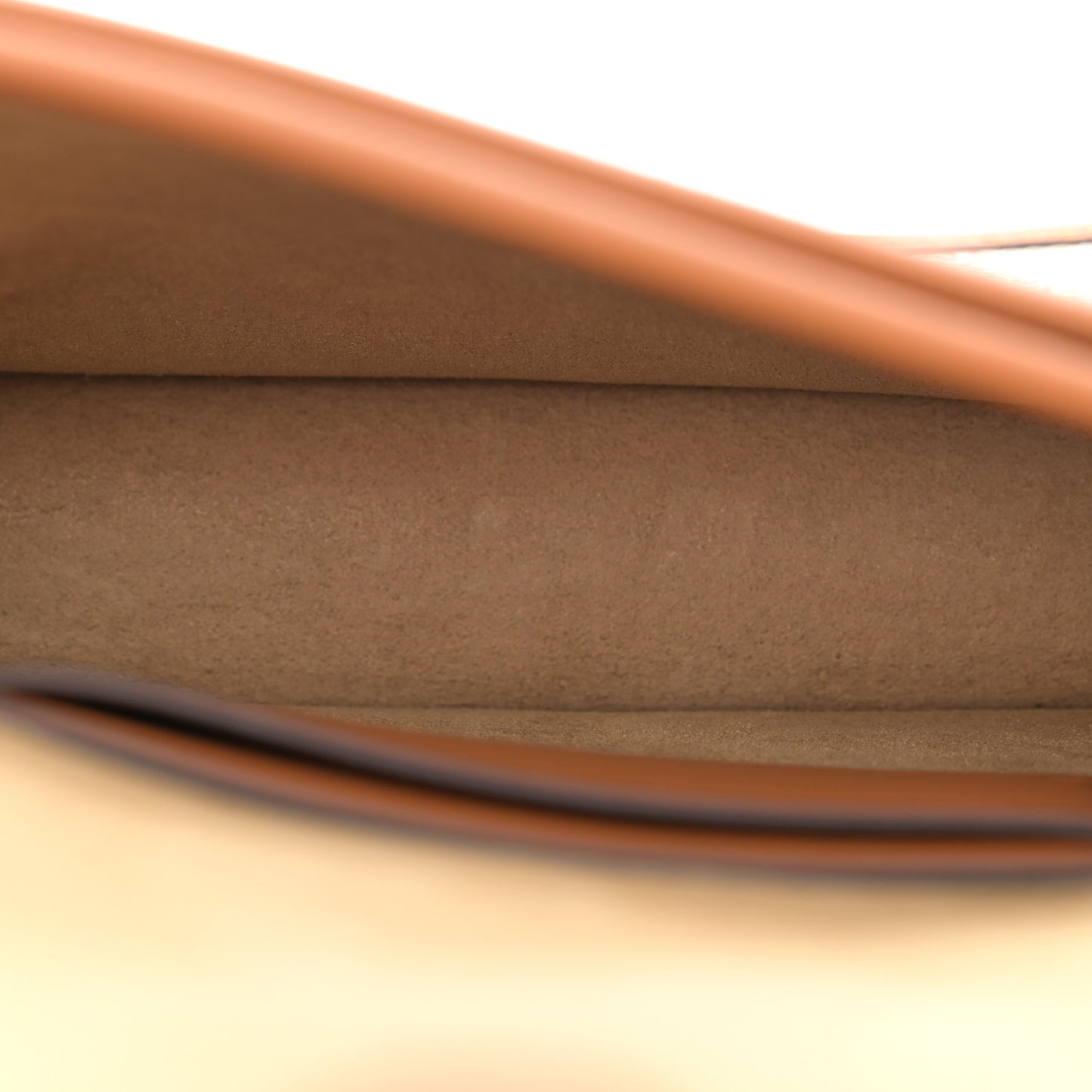 Lauretos Nappa Small Himmel Crossbody Oatmeal