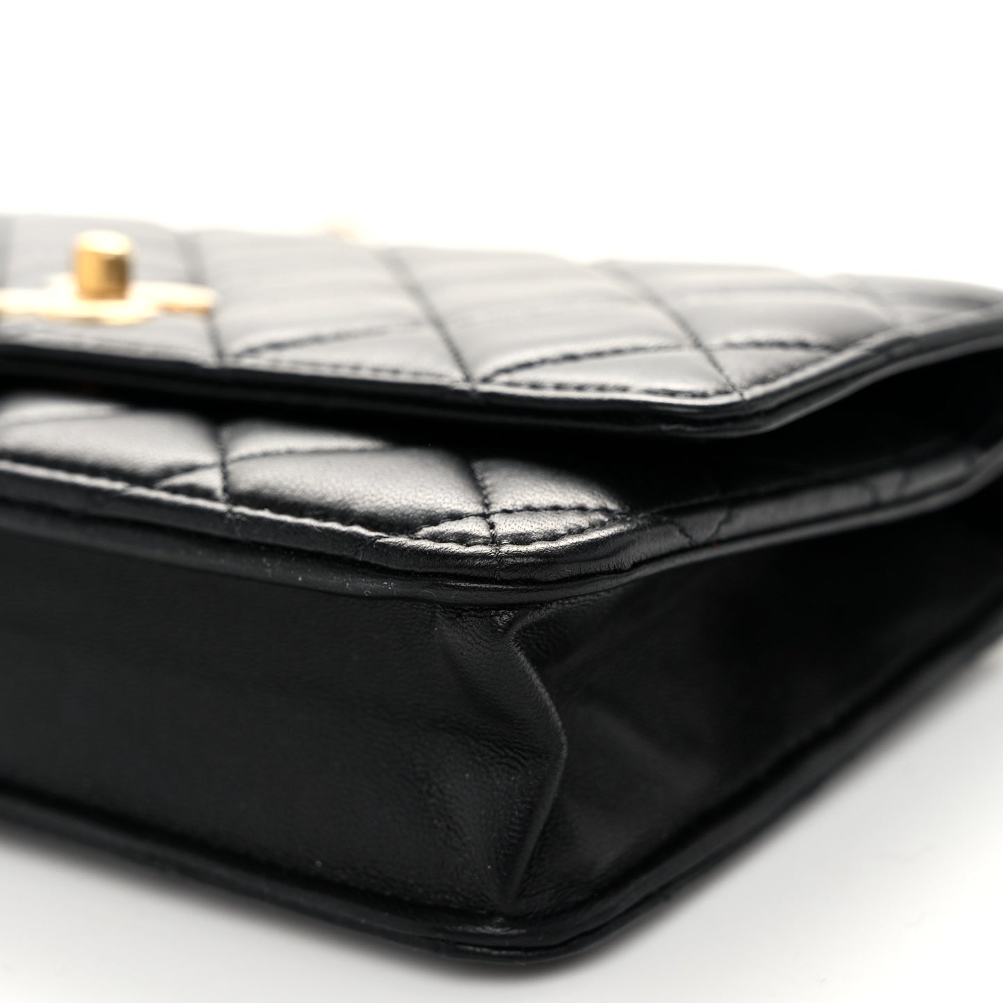 Lambskin Quilted CC Pearl Crush Wallet on Chain WOC Black