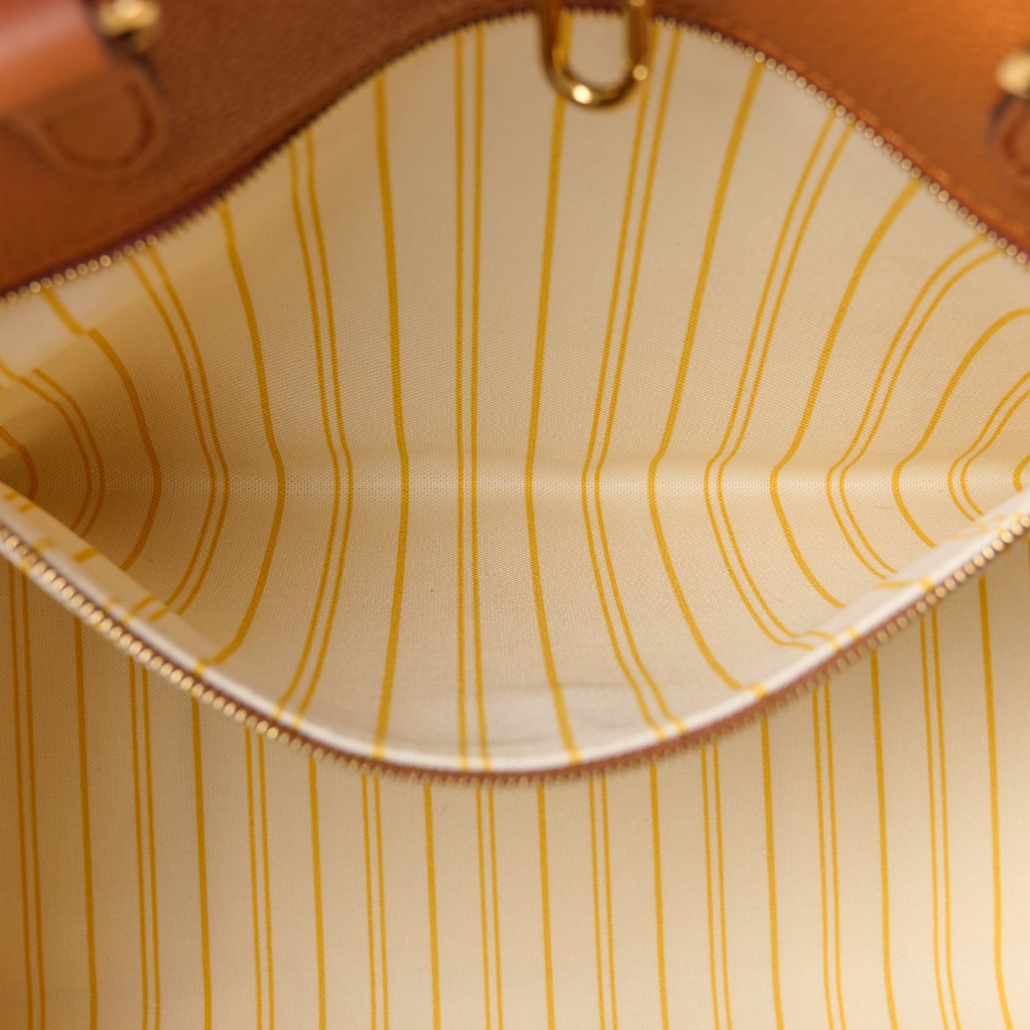 Raffia Calfskin Monogram Giant Onthego MM Tan
