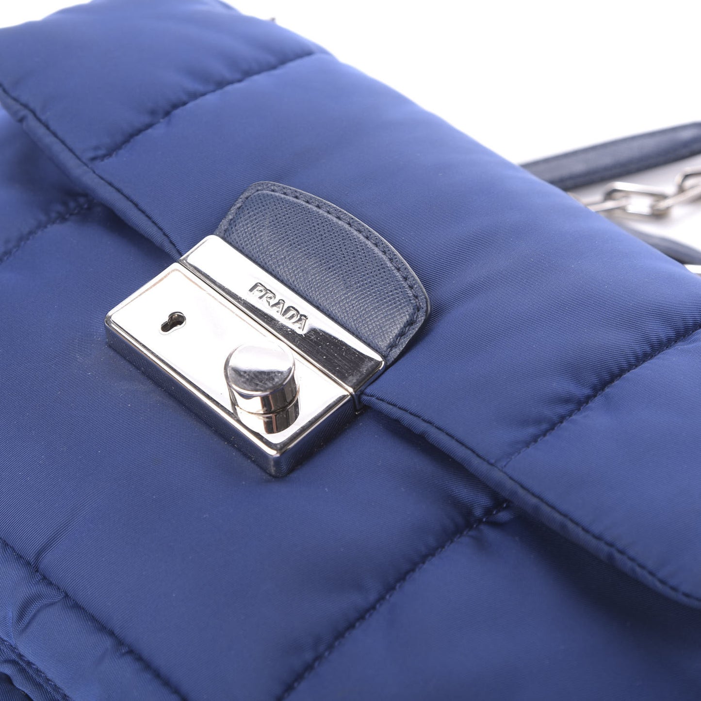 Tessuto Nylon Bomber Sound Chain Flap Shoulder Bag Bluette