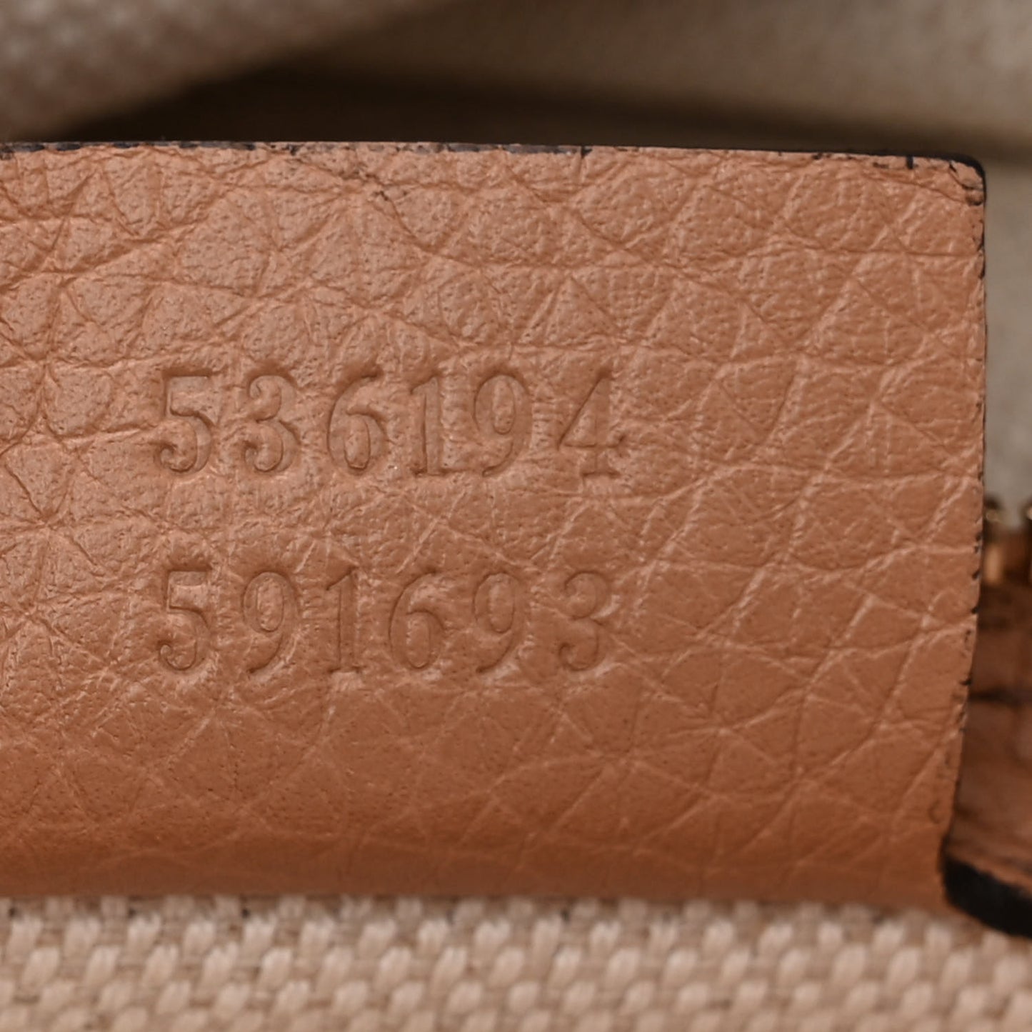 Pebbled Calfskin Large Soho Hobo Camelia