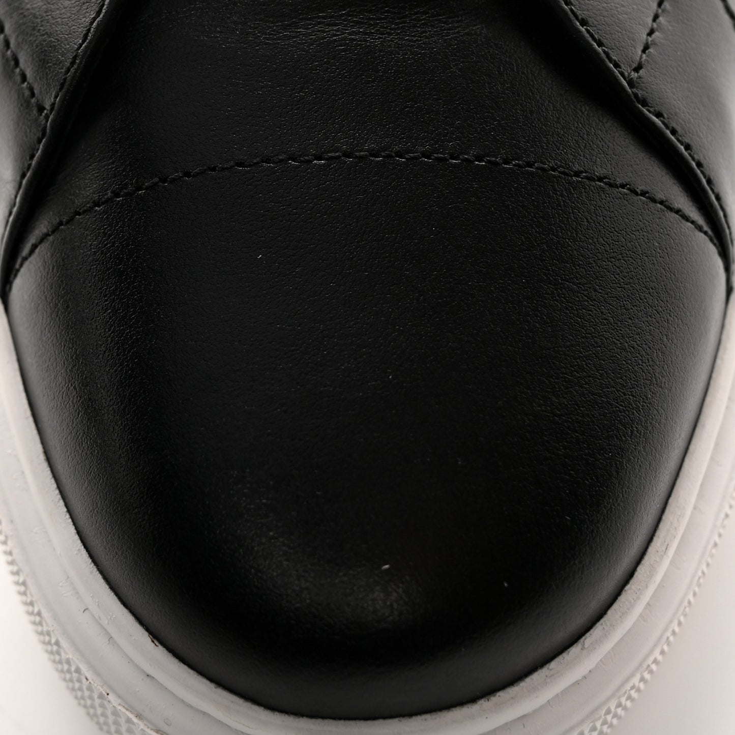 Vitello Soft Triangle Logo Low Top 45mm Sneakers 40 Black White