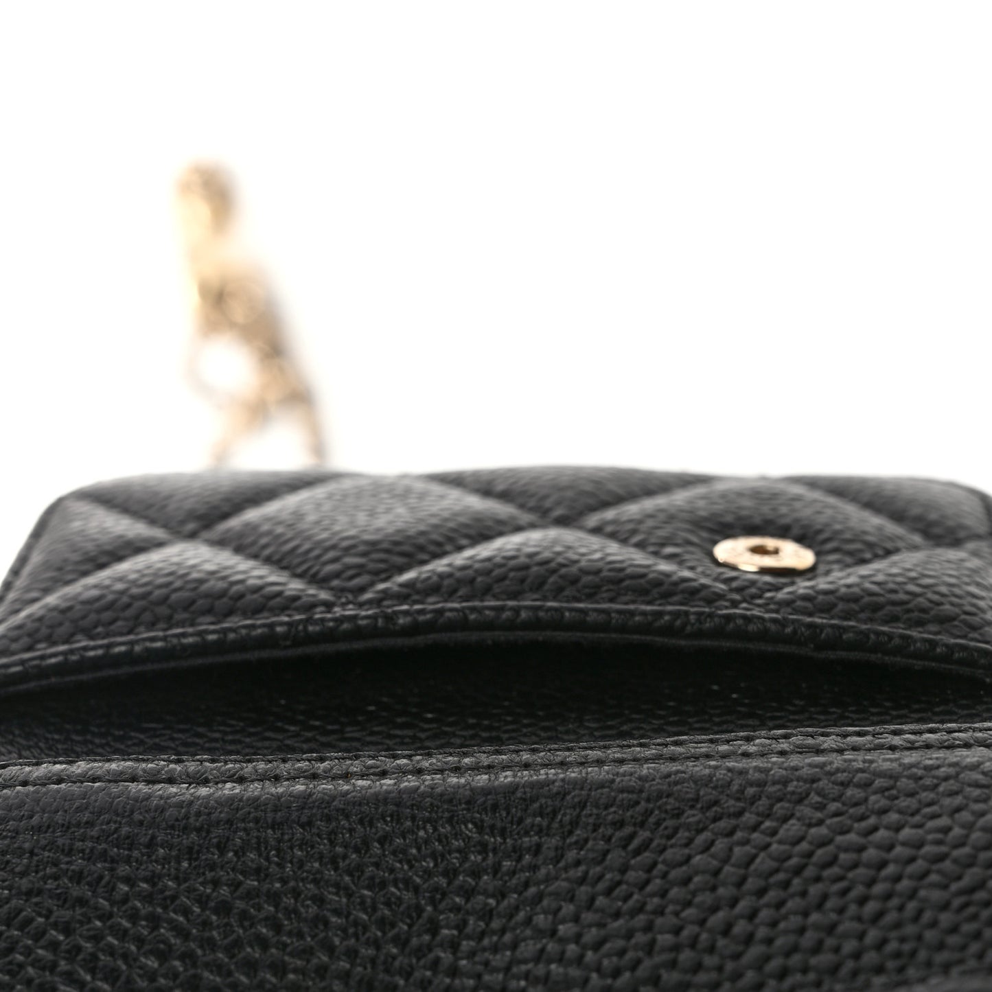 Caviar Quilted Pearl Crush iPhone 15 Pro Holder With Chain Black