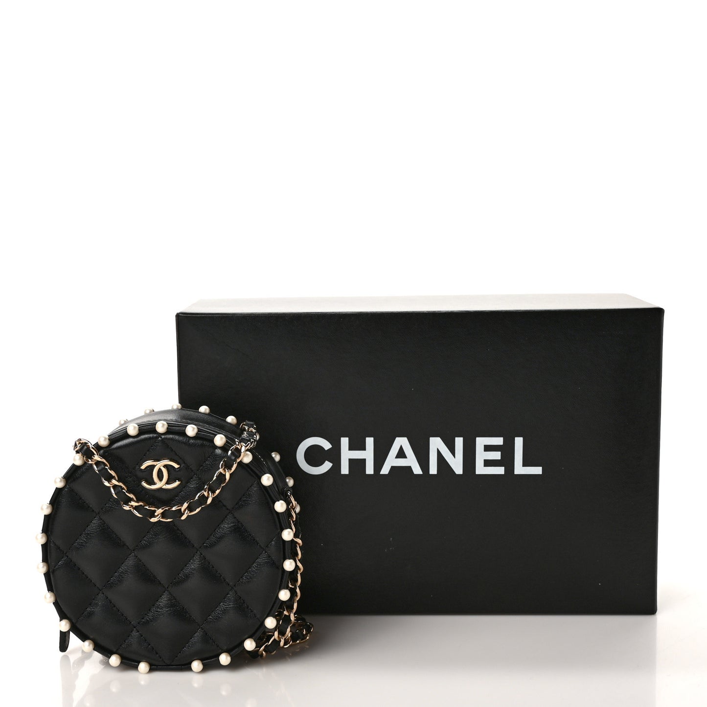 Calfskin Quilted Pearl Round Clutch With Chain Black