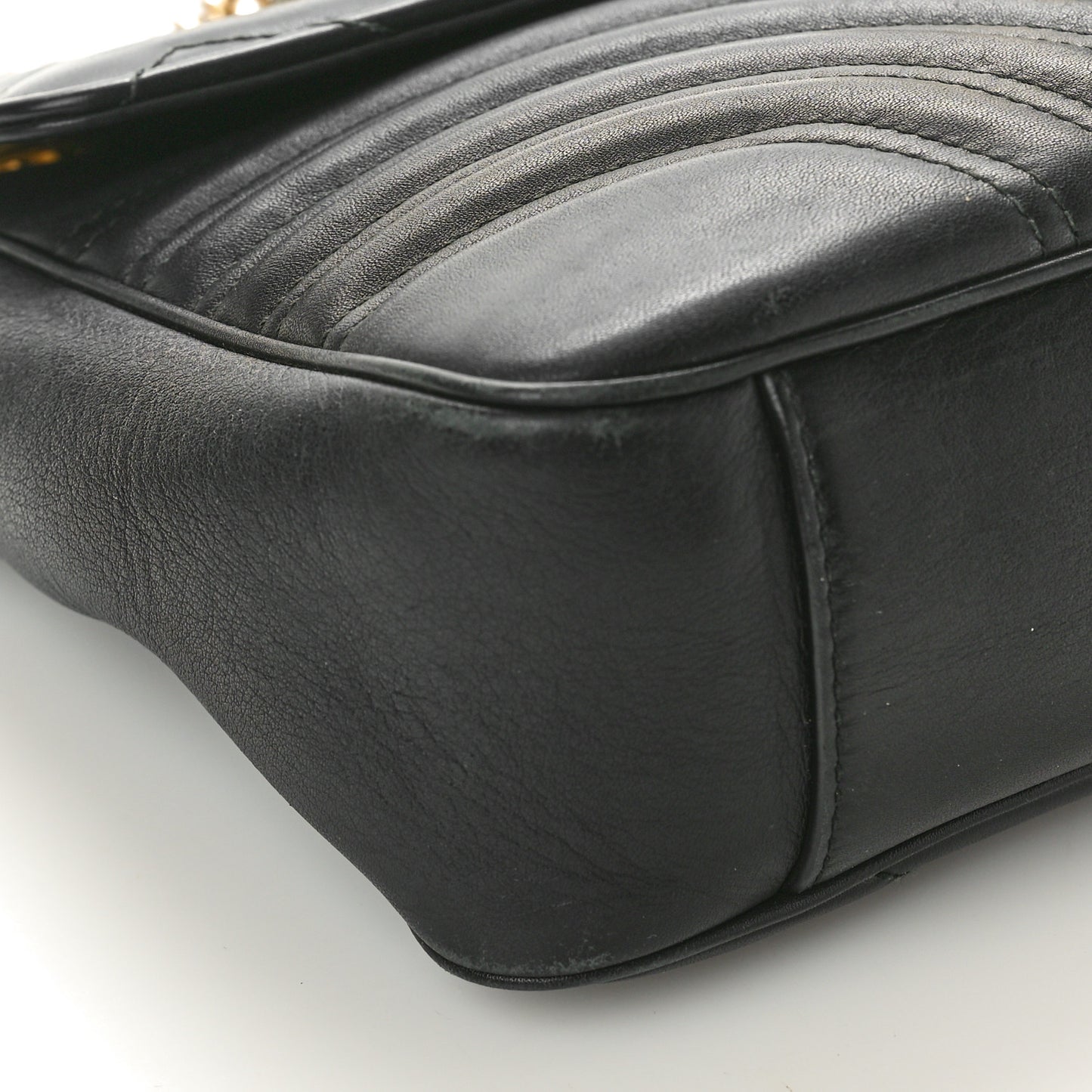Calfskin Matelasse Medium GG Marmont Shoulder Bag Black
