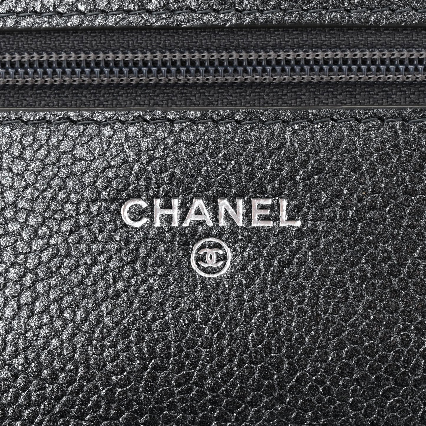 Pearly Caviar Quilted Wallet On Chain WOC Grey