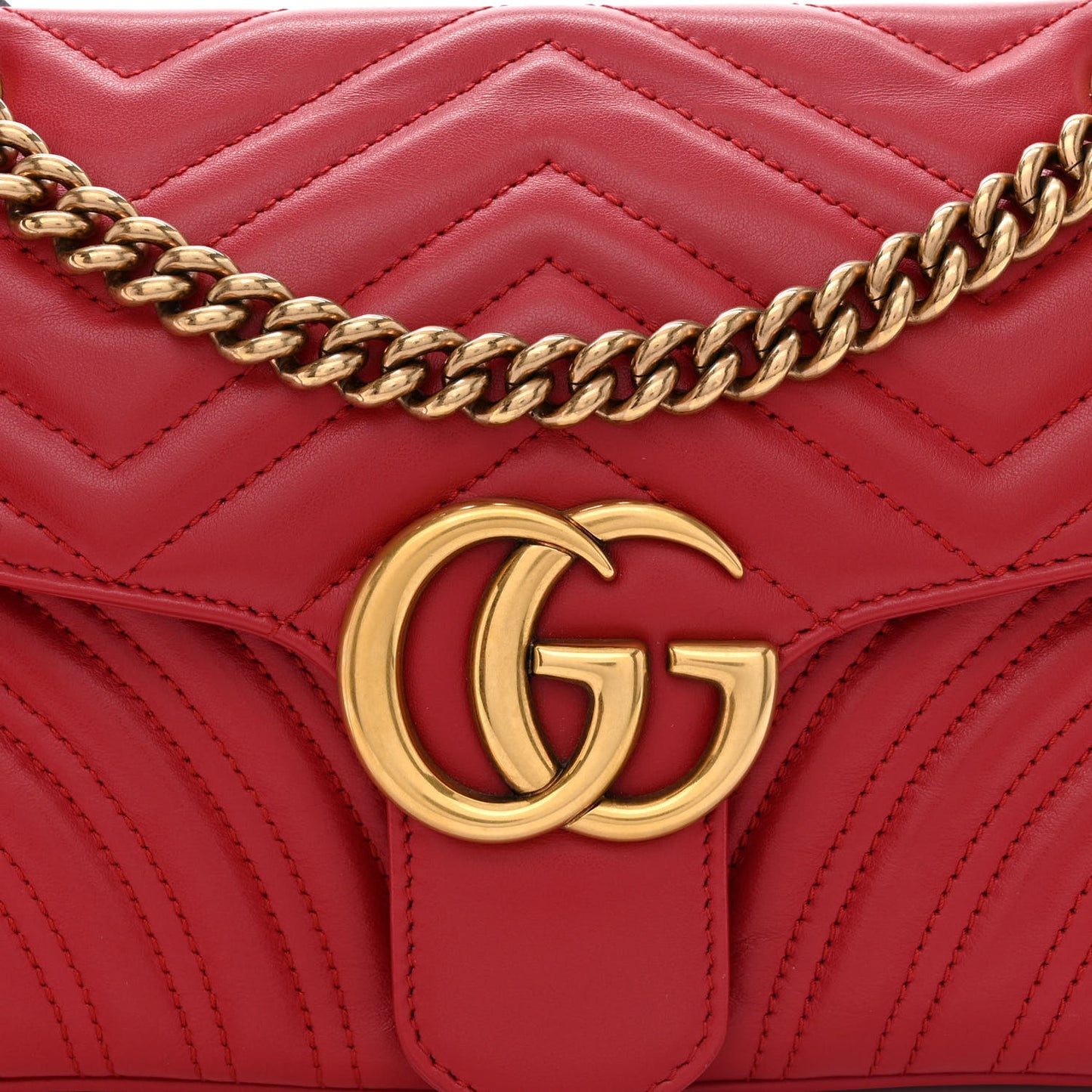 Calfskin Matelasse Small GG Marmont Shoulder Bag Hibiscus Red