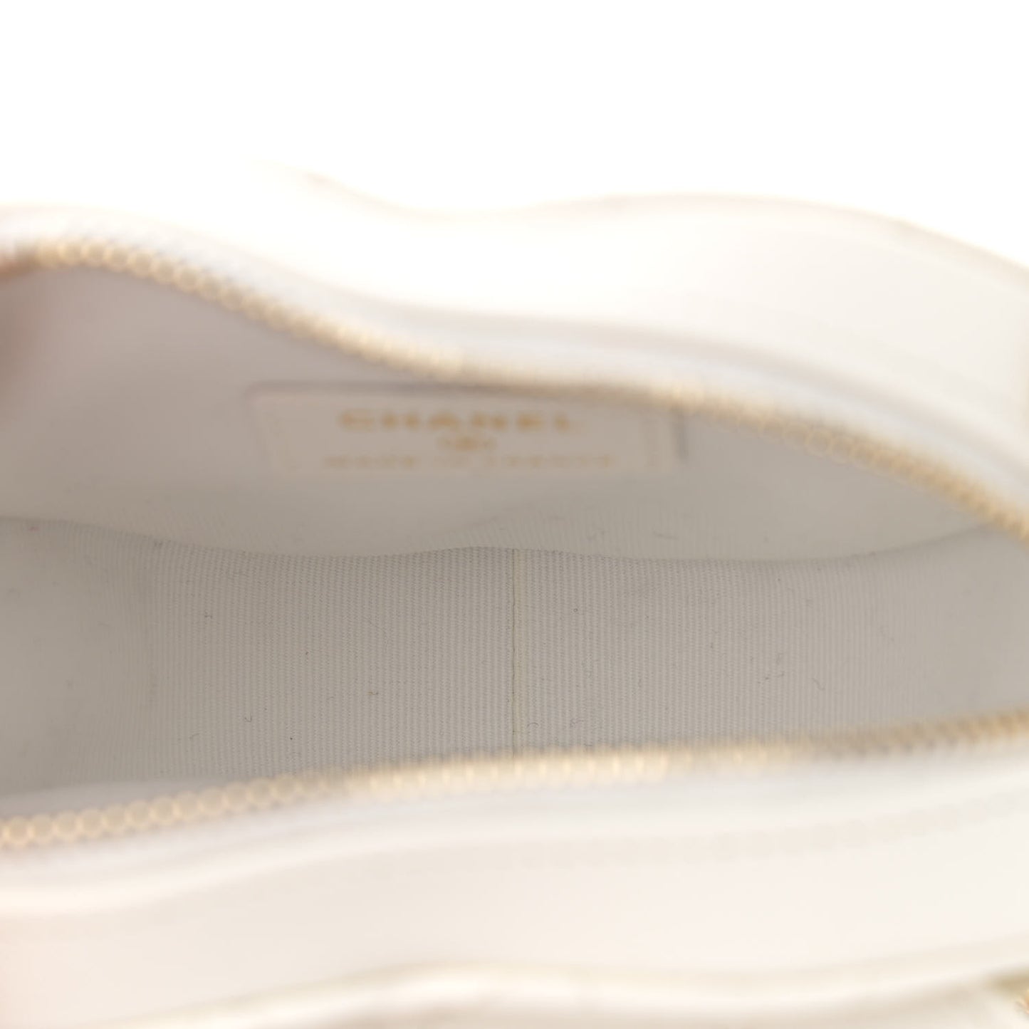 Lambskin Quilted CC In Love Heart Clutch With Chain White