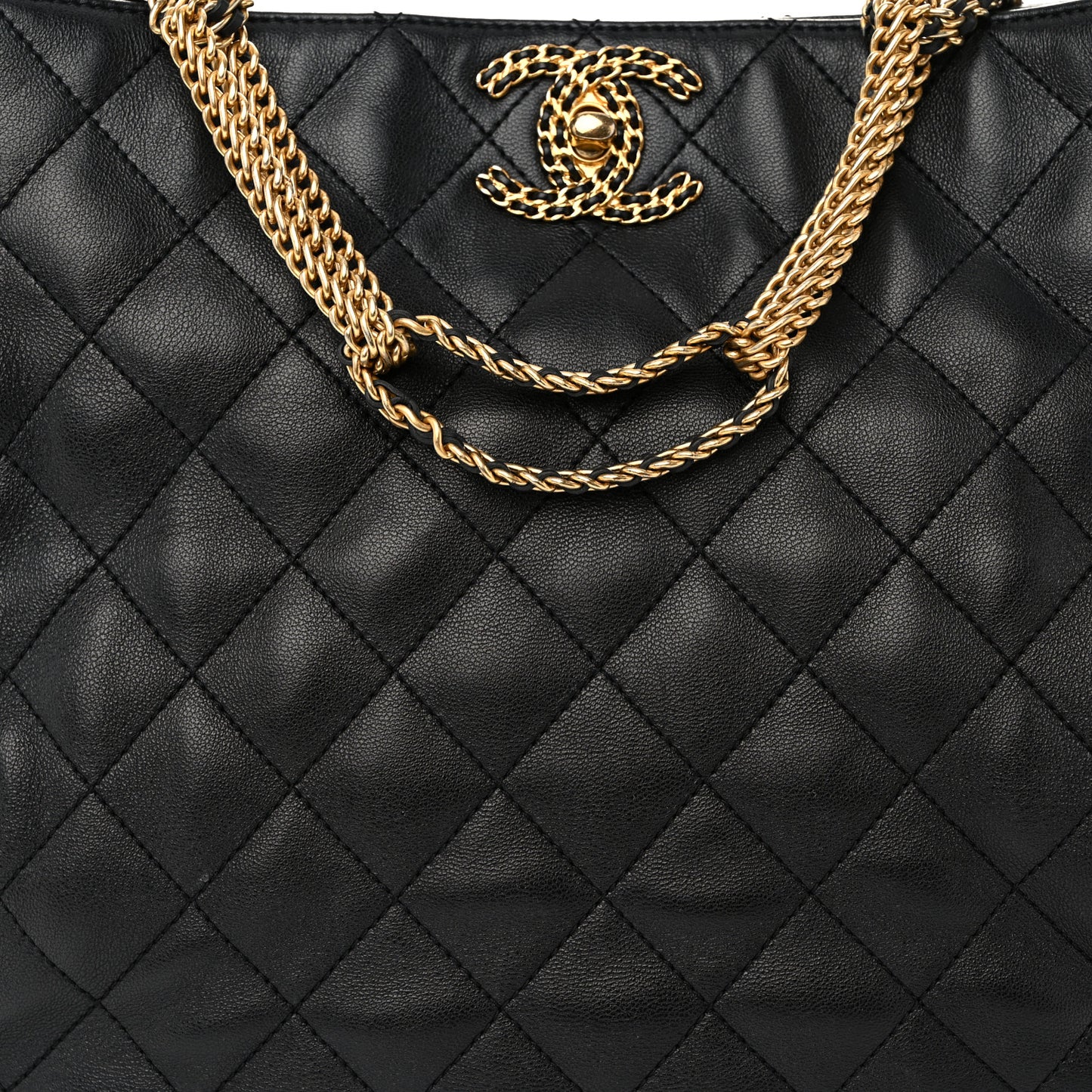 Lambskin Quilted CC Chain Link Hobo Black