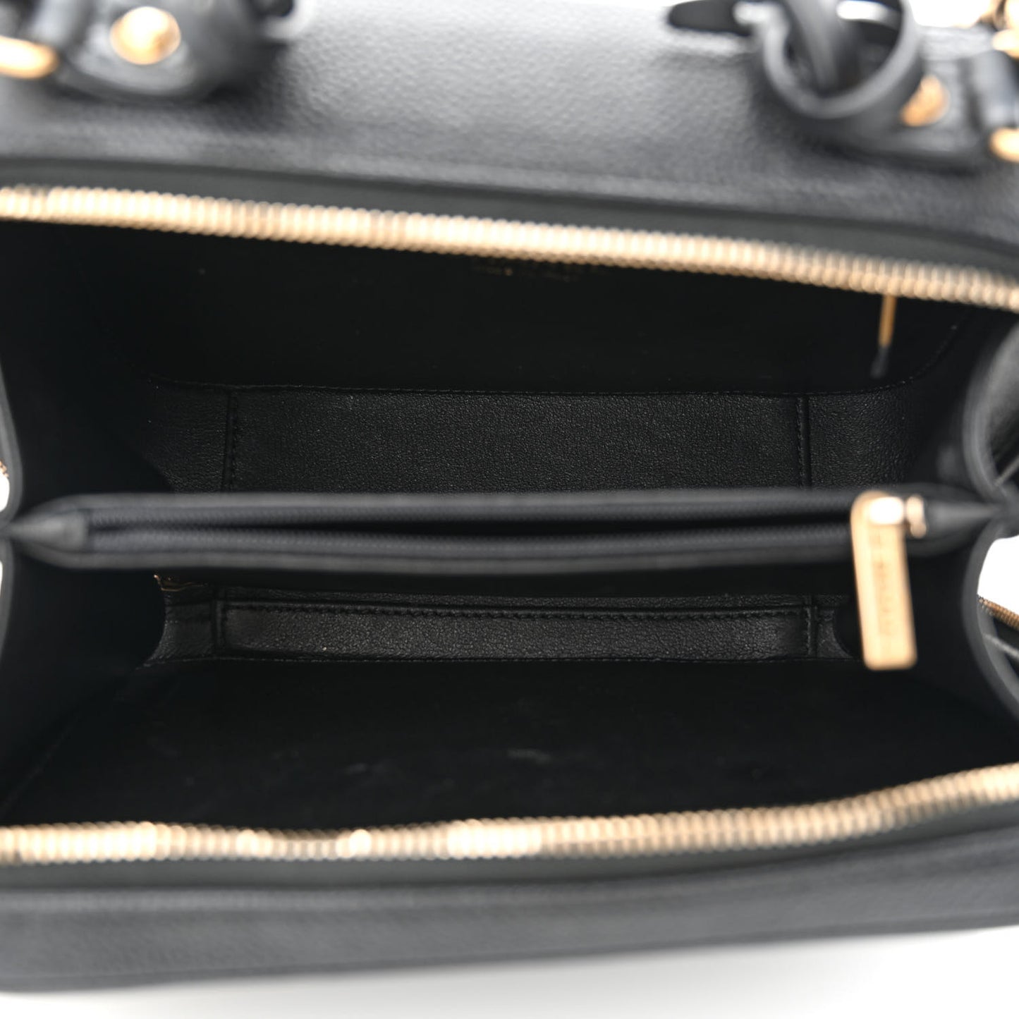 Caviar Quilted Medium CC Filigree Vanity Case Black