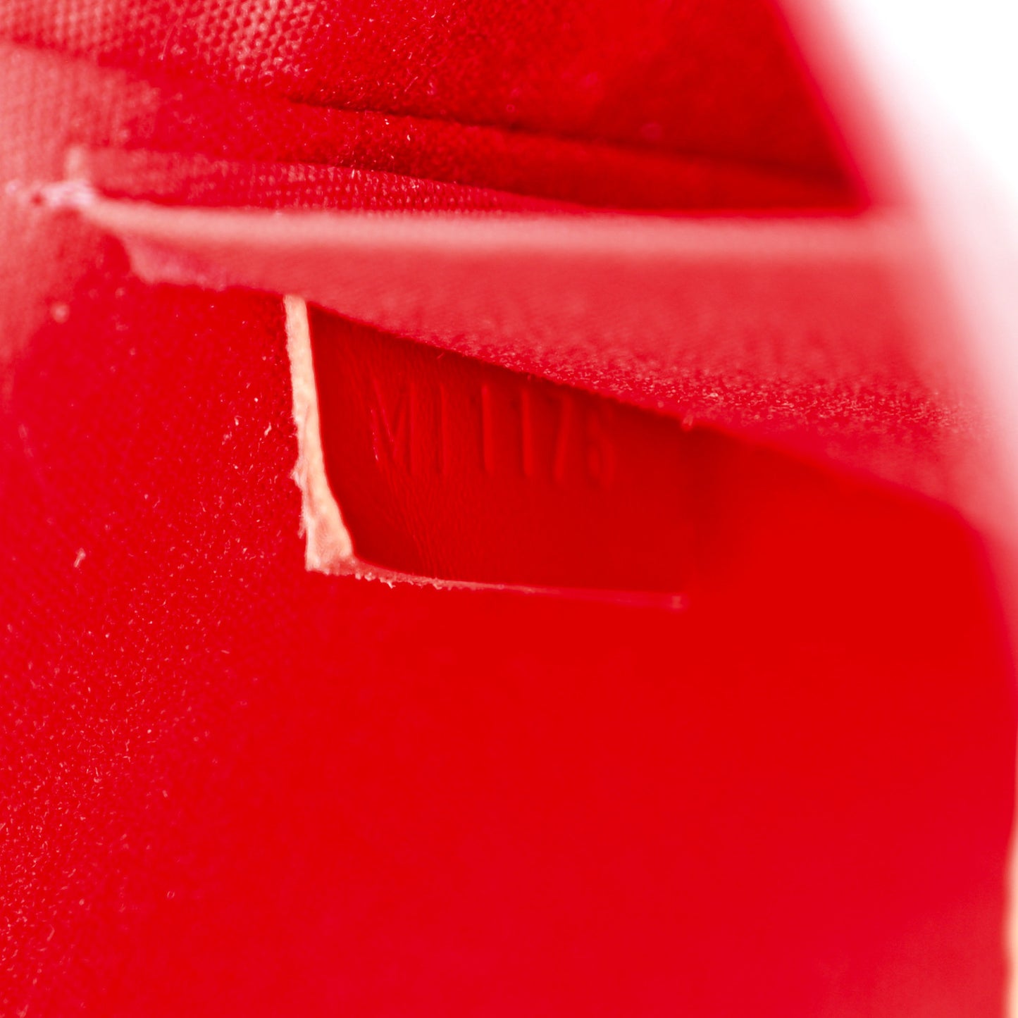 Vernis Felicie Pochette Chain Wallet Cherry