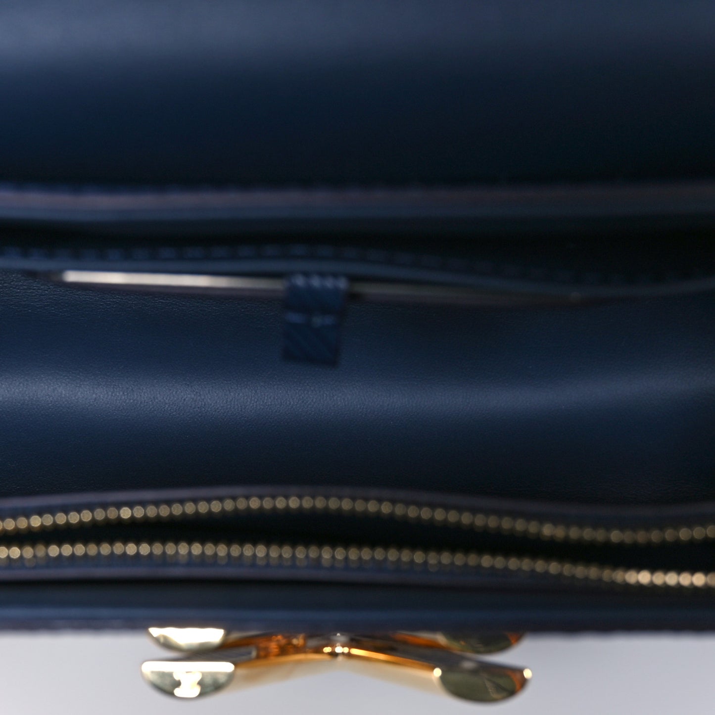 Epi Twist Shoulder Bag MM Indigo