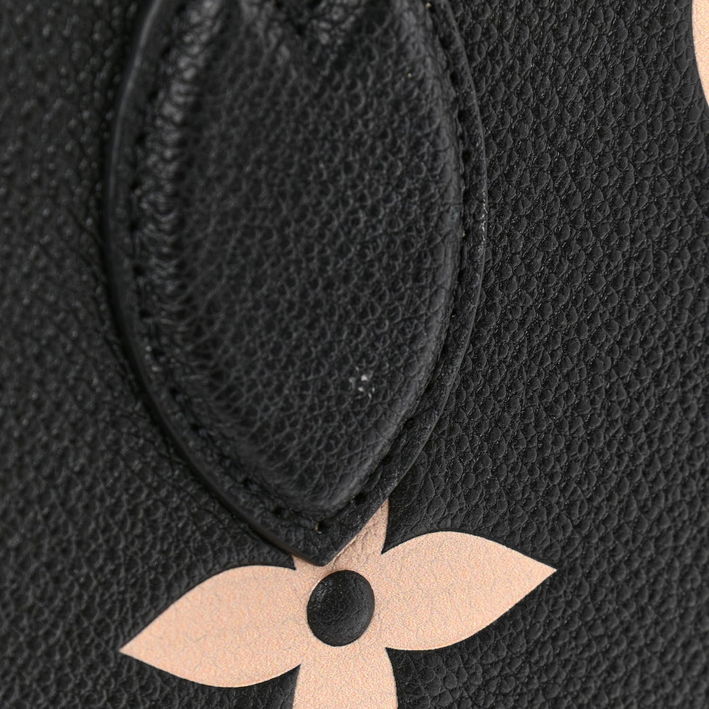 Empreinte Monogram Giant Onthego MM Black Beige