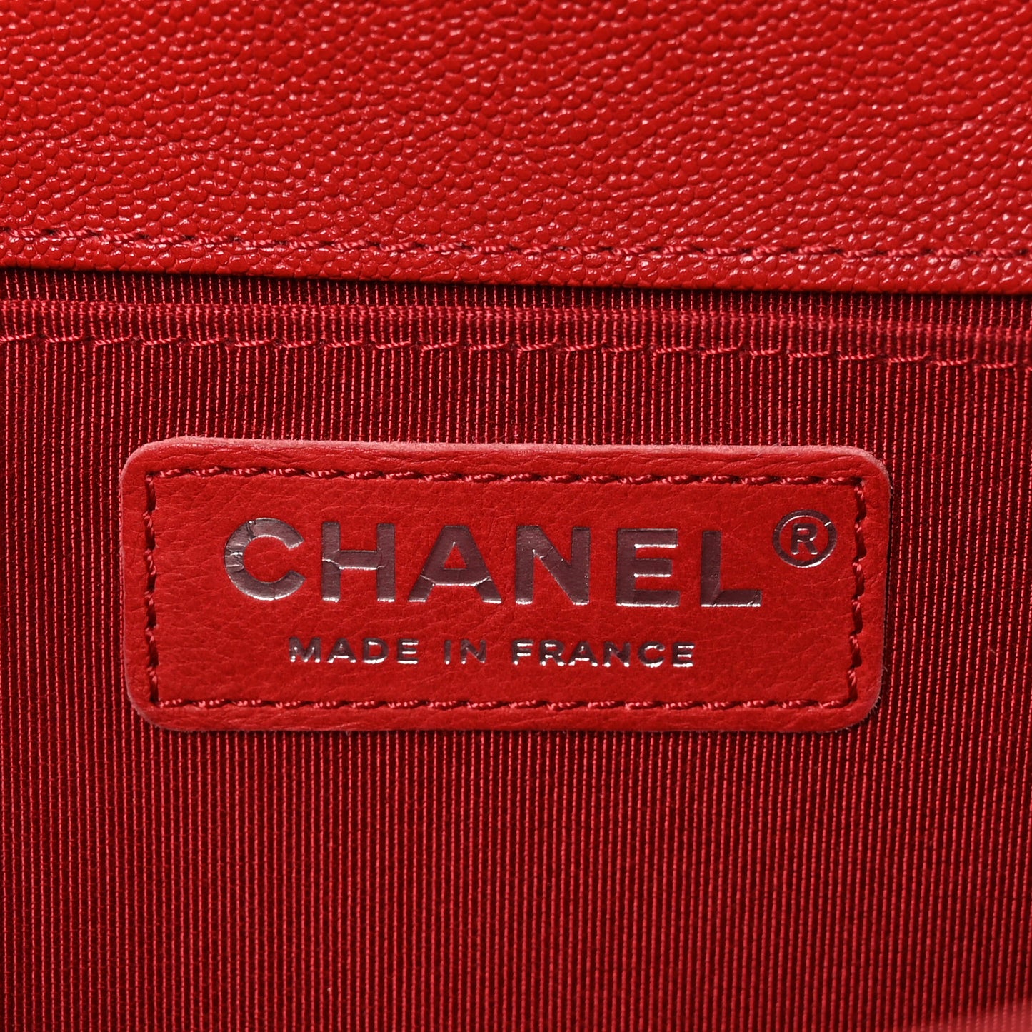 Caviar Quilted Medium Boy Flap Red