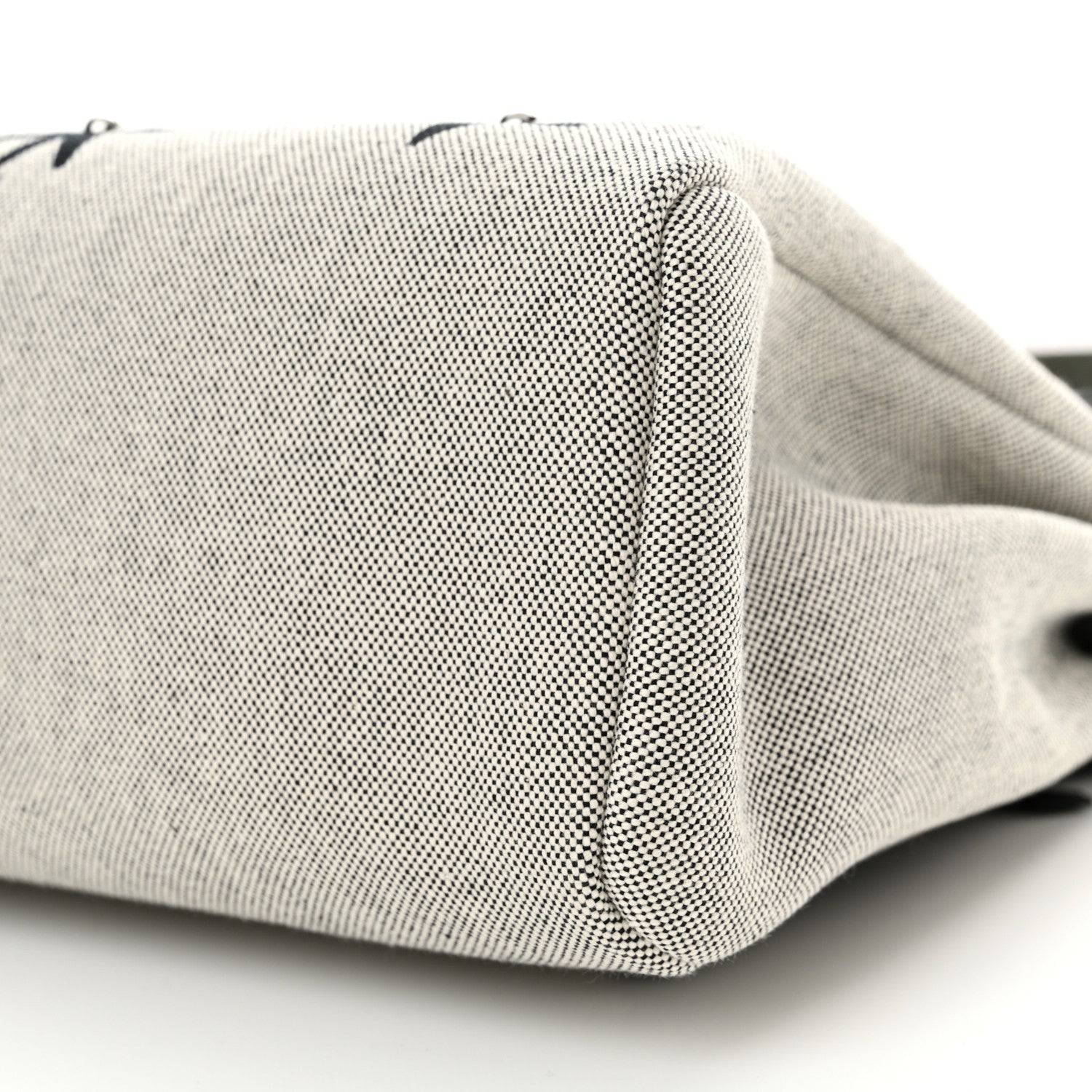 Hermes H Plume Canvas Vache Hunter Circuit Rider Hobnailed Herbag Zip Retourne 31 PM Black Ecru 11 of 12