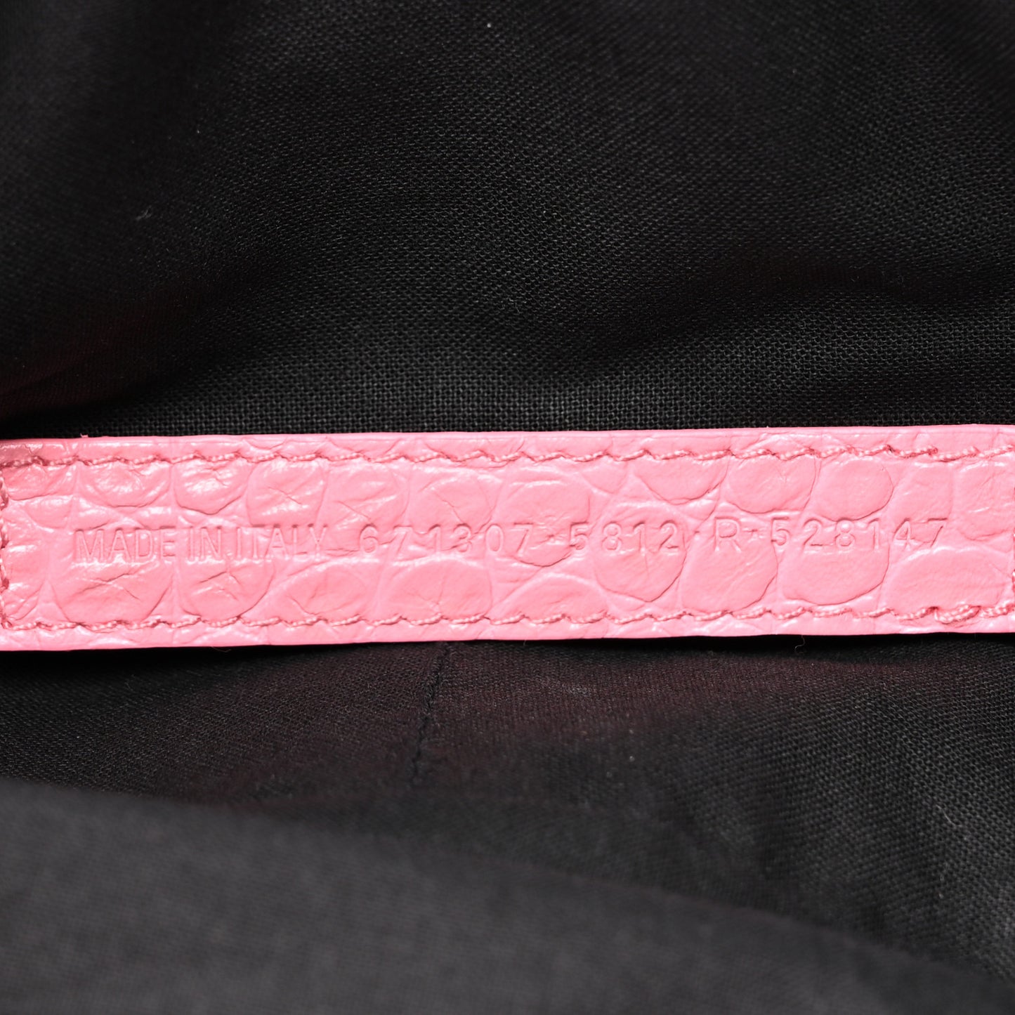 Extra Supple Calfskin Crocodile Embossed Small Le Cagole Shoulder Bag Sweet Pink