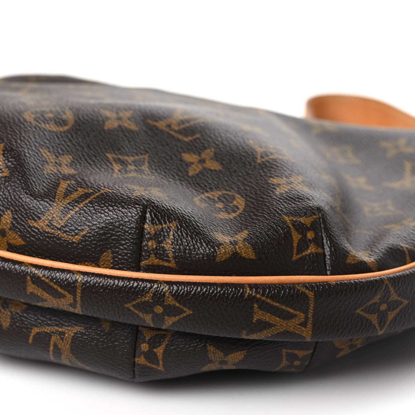 Monogram Croissant MM