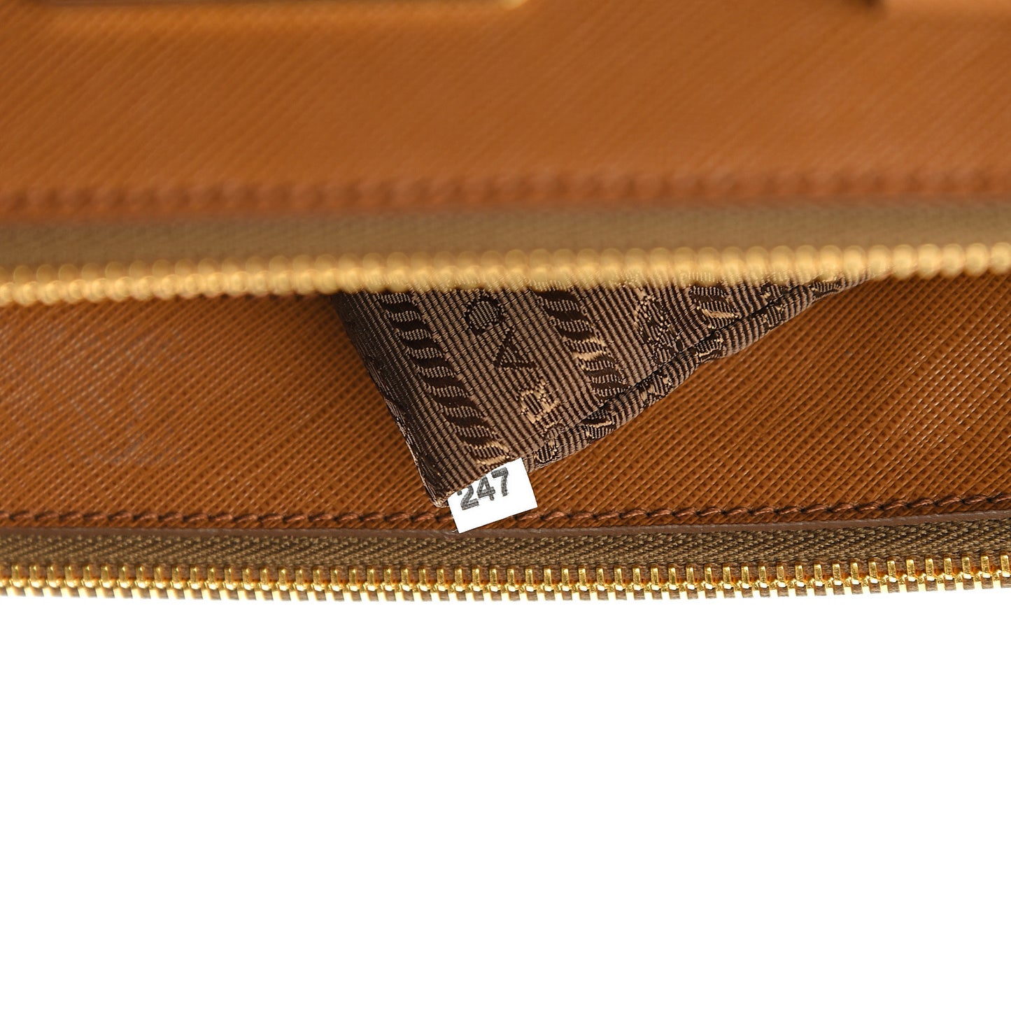 Saffiano Large Galleria Double Zip Tote Cannella
