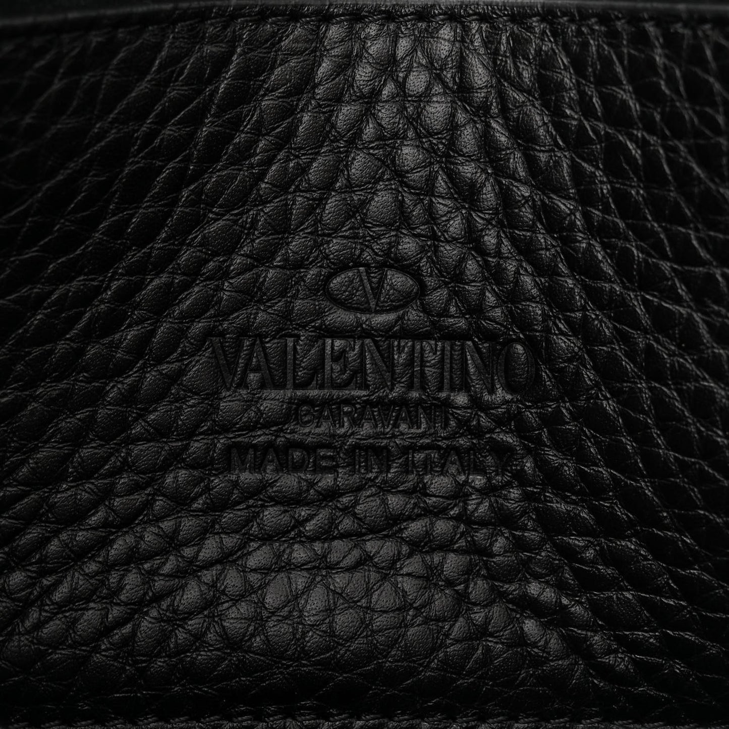 Pebbled Calfskin Medium Rockstud Flip Lock Crossbody Bag Black