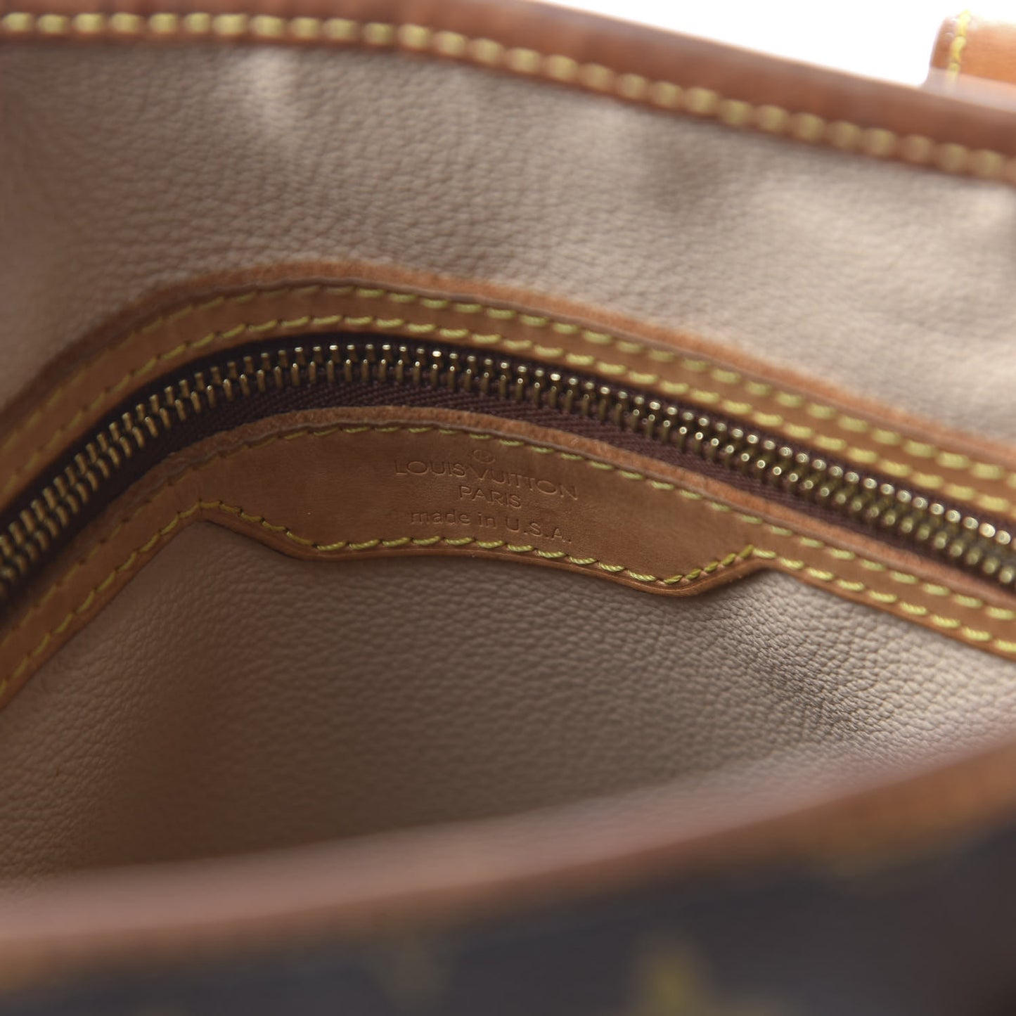 Monogram Petit Bucket 23