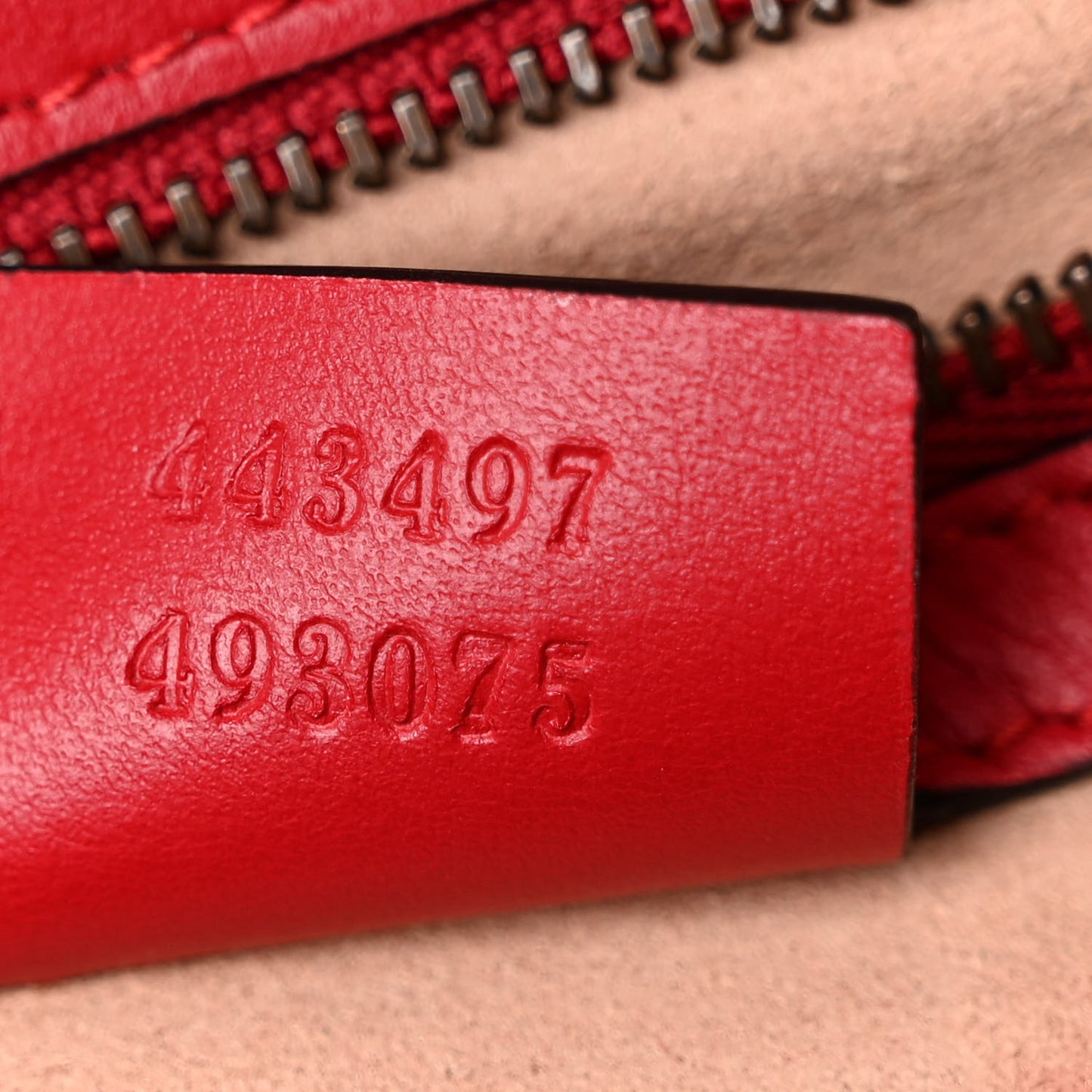Calfskin Matelasse Small GG Marmont Shoulder Bag Hibiscus Red