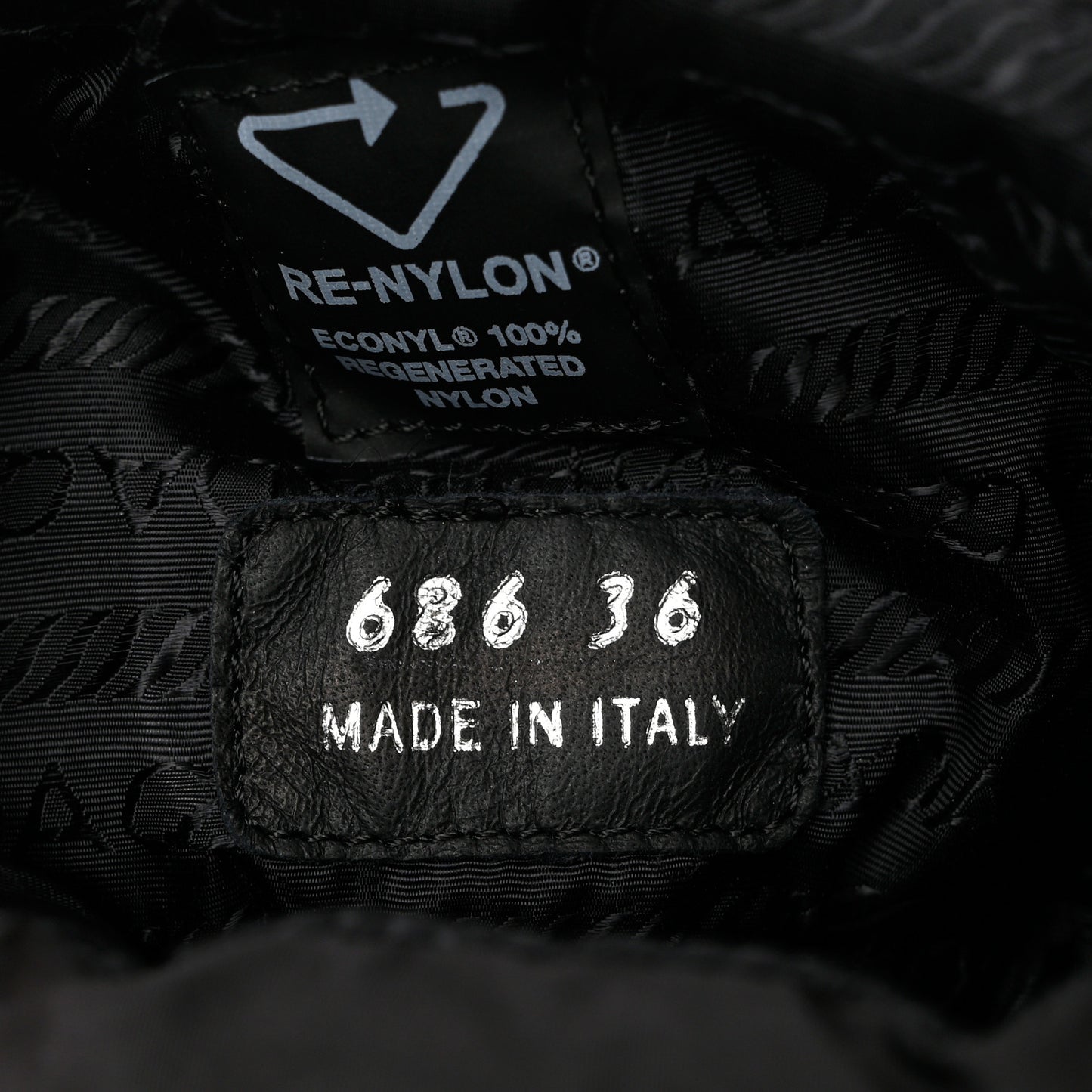 Re-Nylon Piuma Triangle Logo Padded Drawcord 20mm Snow Boots 36 Black