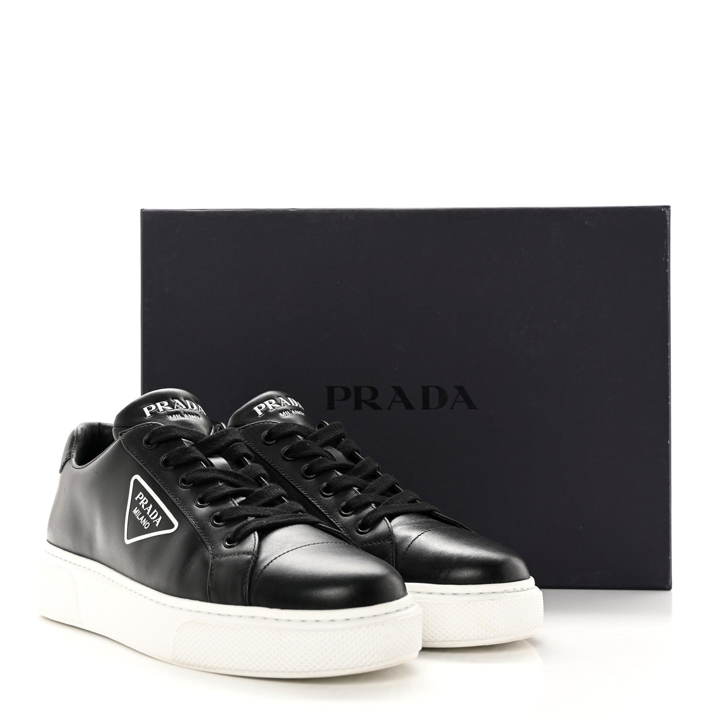 Vitello Soft Triangle Logo Low Top 45mm Sneakers 40 Black White