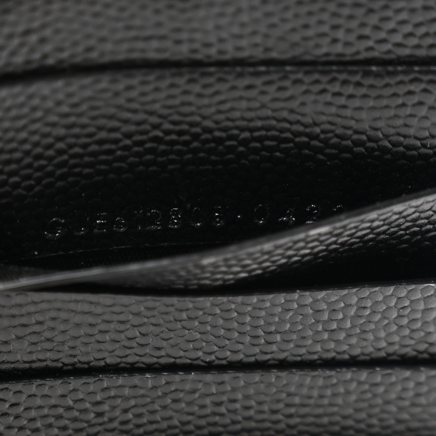 Saint Laurent Grain De Poudre Matelasse Chevron Monogram Monochrome Compact Wallet Black 7 of 8