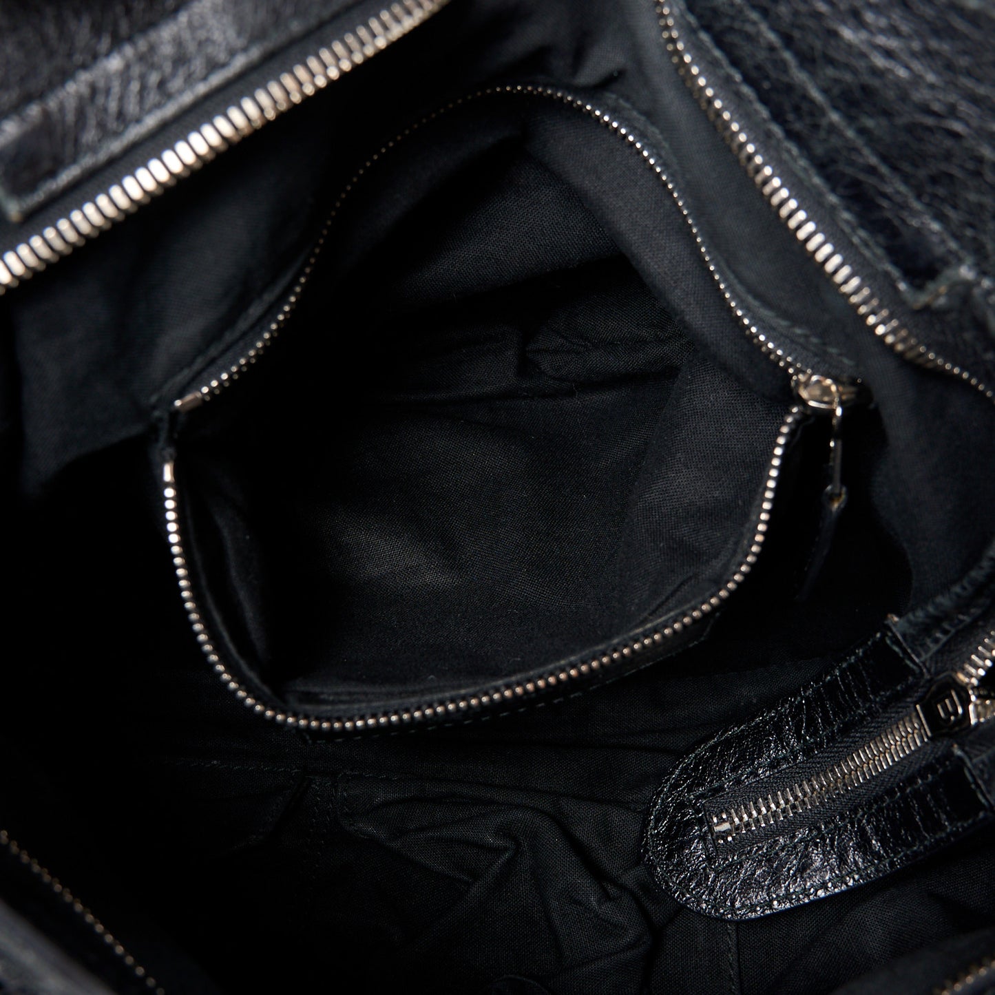 Agneau Giant 12 Silver Hardware Town Black