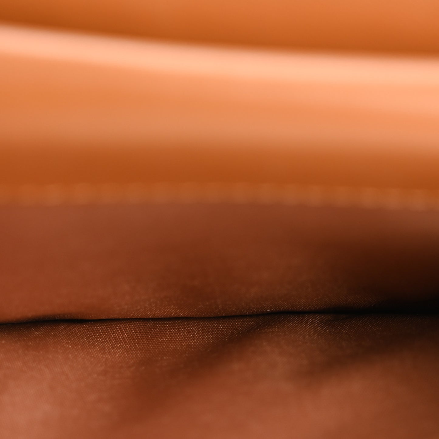 Visetos Small Patricia Round Crossbody Wallet Cognac