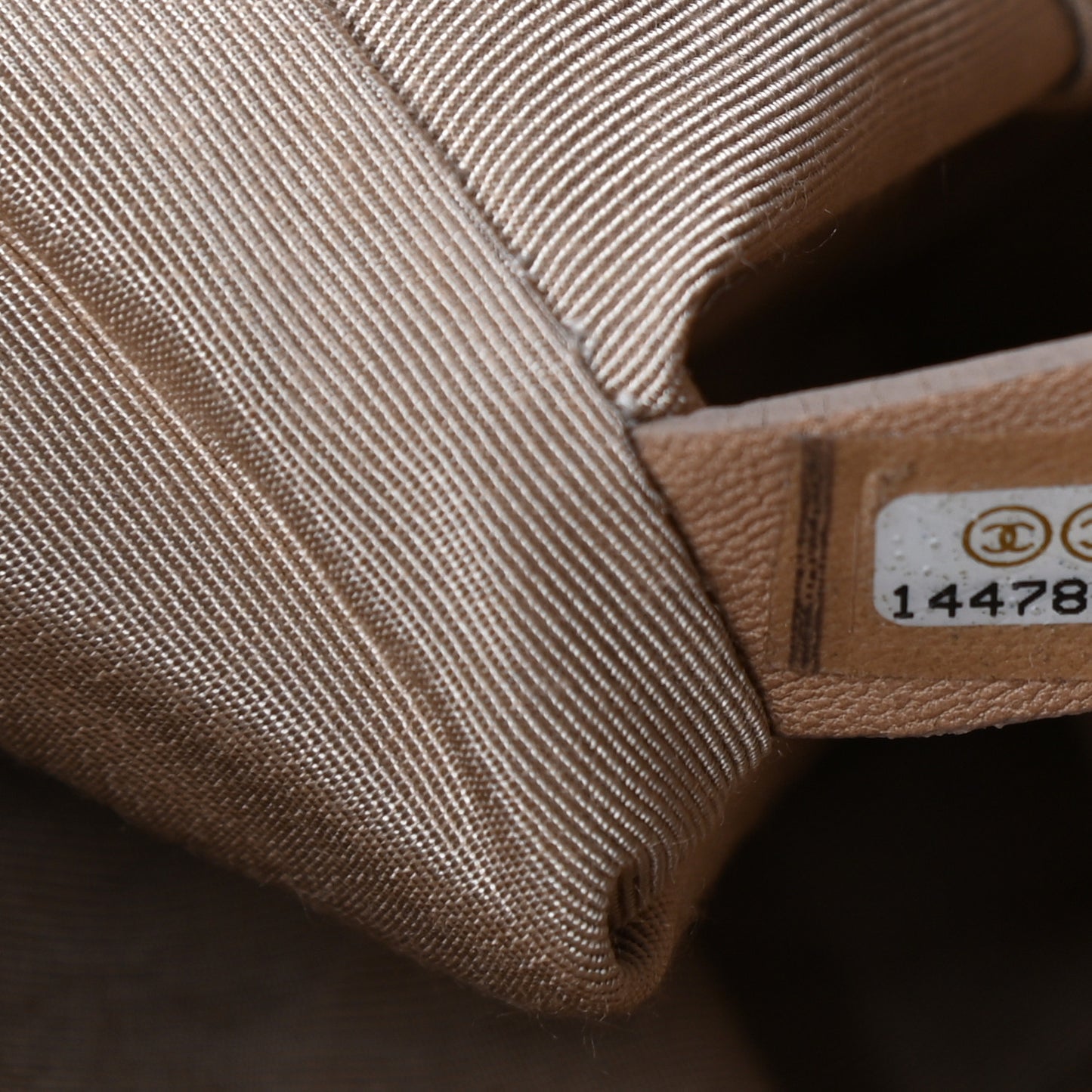 Caviar Quilted Expandable Zip Shoulder Bag Blue