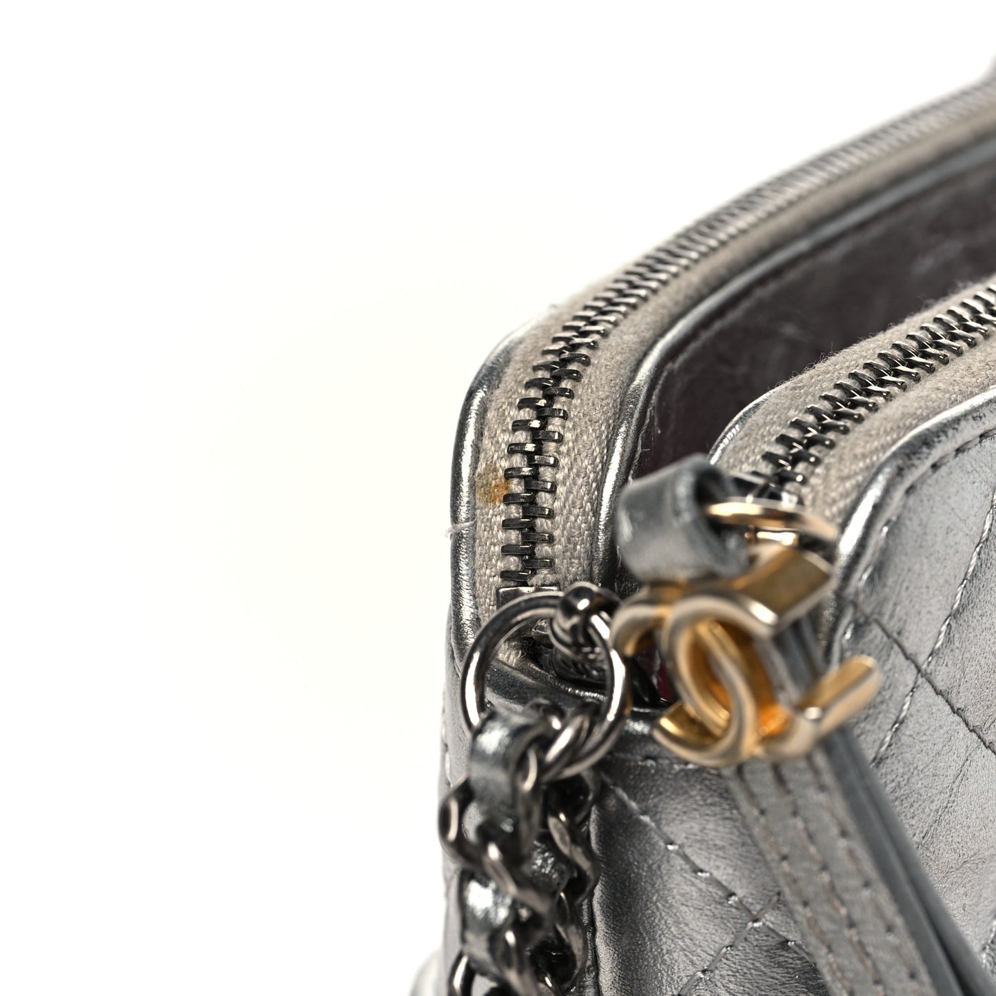 Metallic Lambskin Calfskin Quilted Small Gabrielle Clutch With Chain Silver