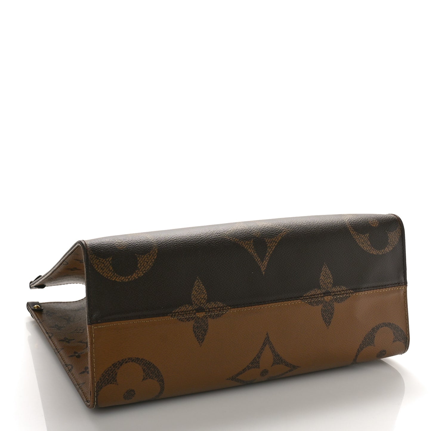 Reverse Monogram Giant Onthego MM