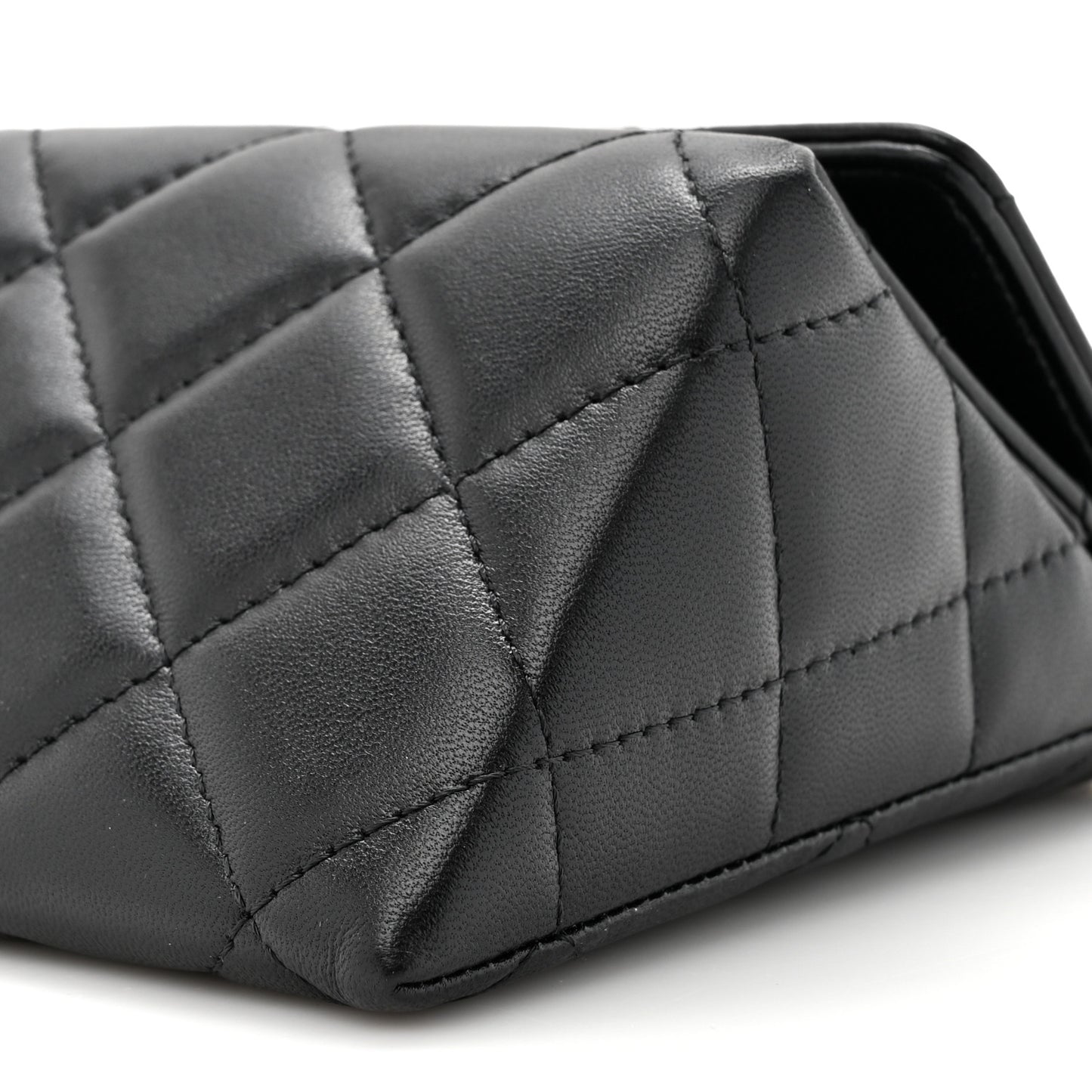 Lambskin Quilted Pearl Pyramid Clutch With Chain Black