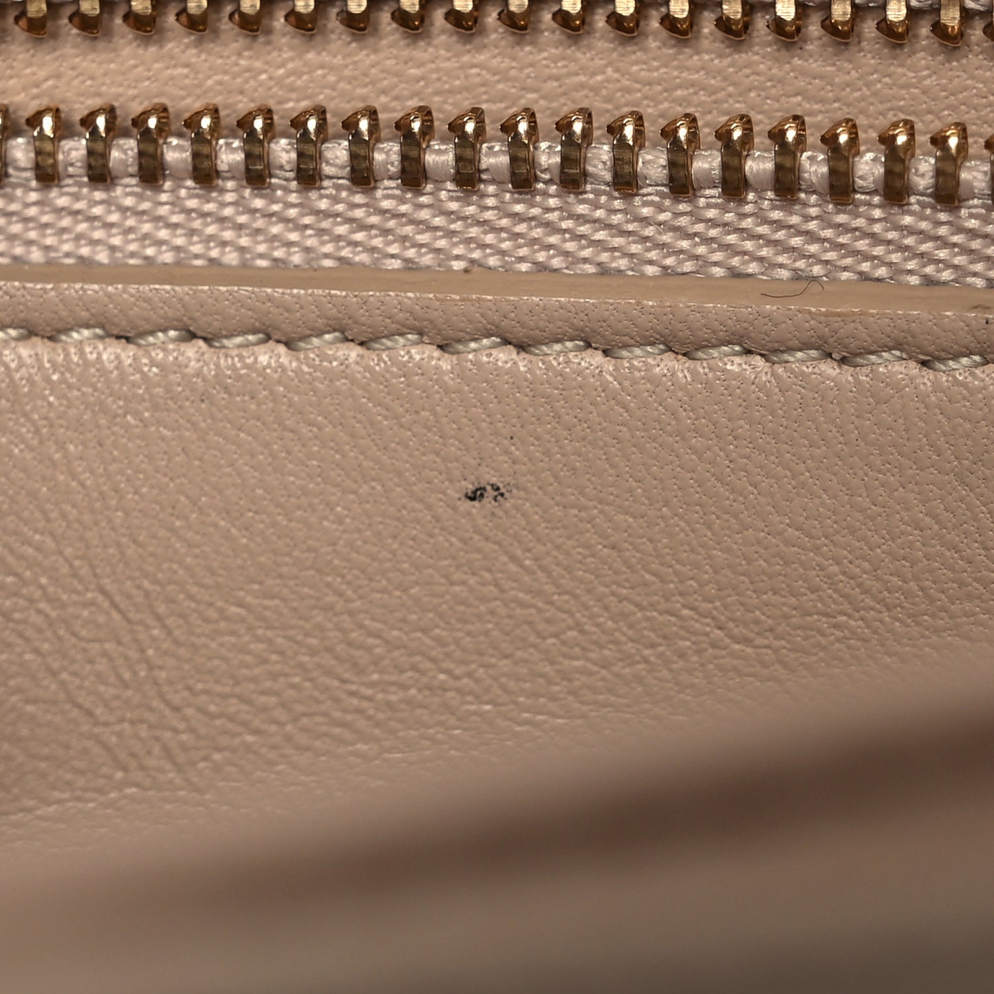 Shiny Calfskin Medium Triomphe Nude